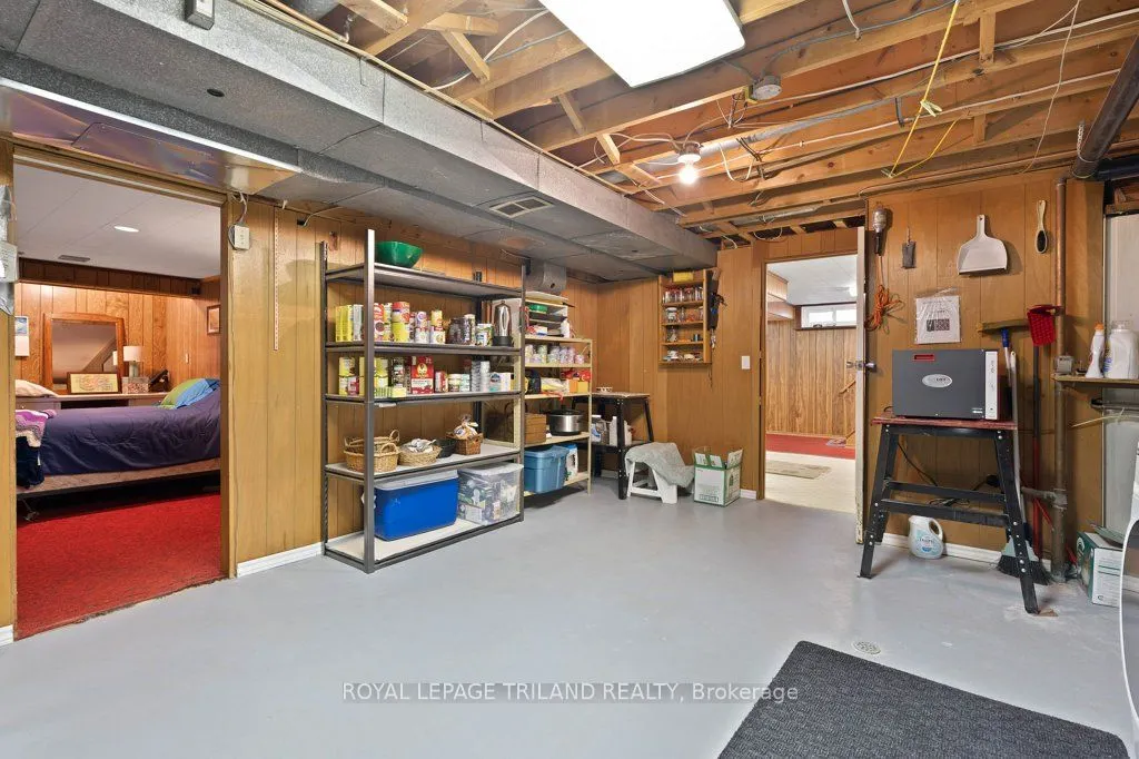 16 Thompson Avenue