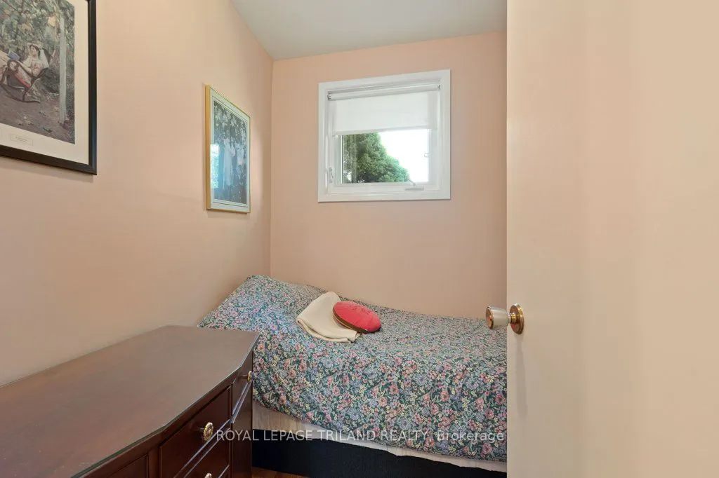 16 Thompson Avenue