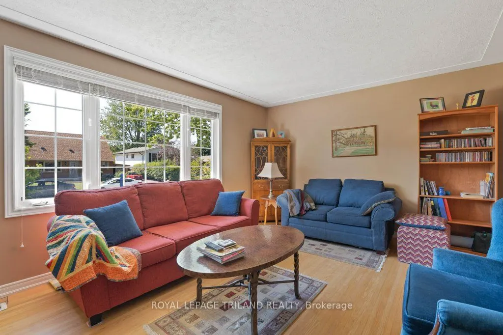 16 Thompson Avenue