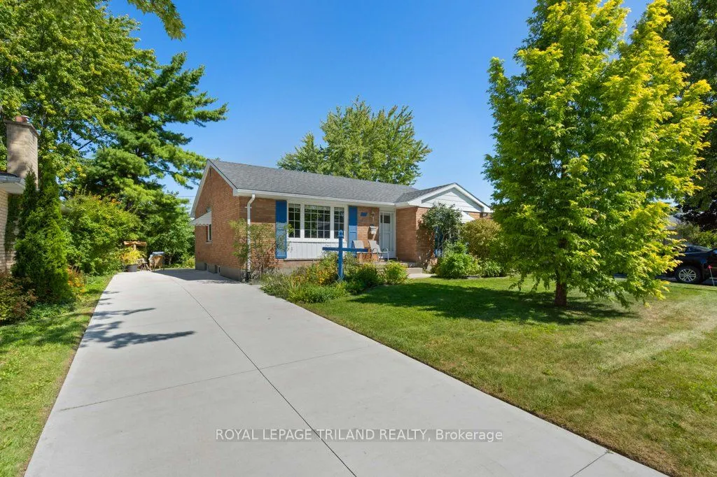 16 Thompson Avenue