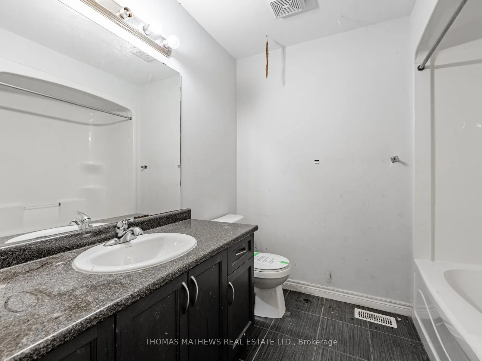60 Bloom Crescent, #28
