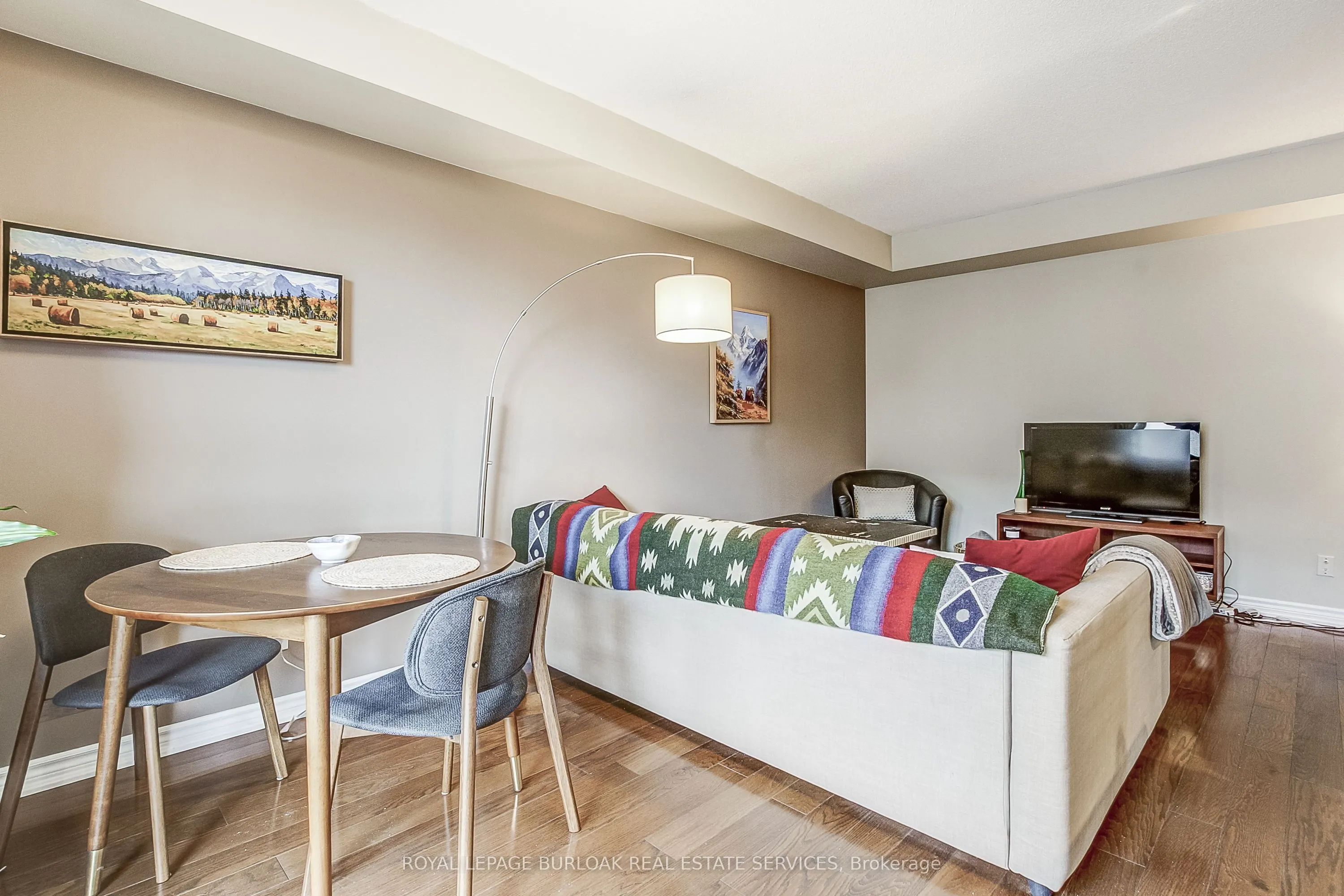 47 Caroline Street N, #404