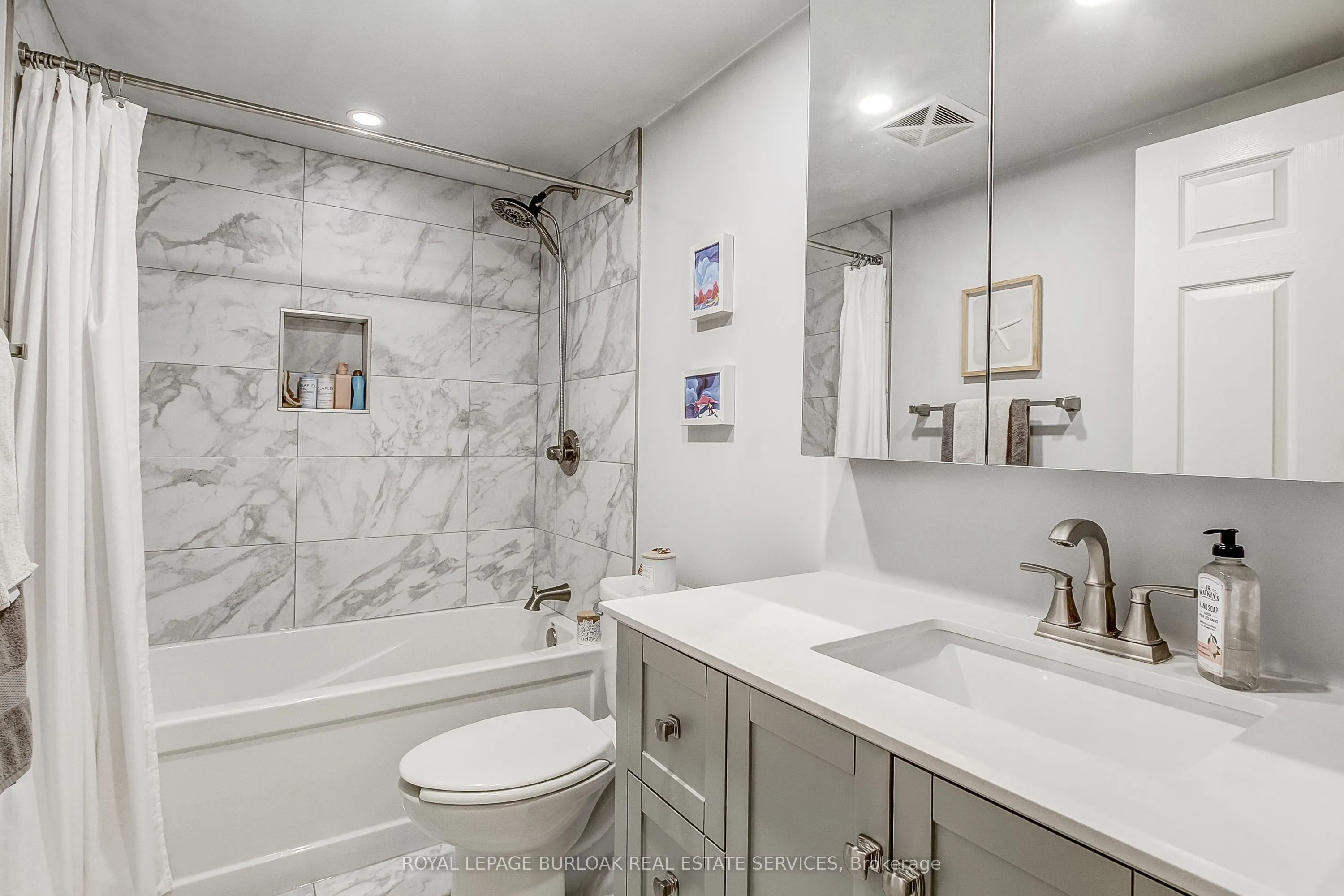47 Caroline Street N, #404