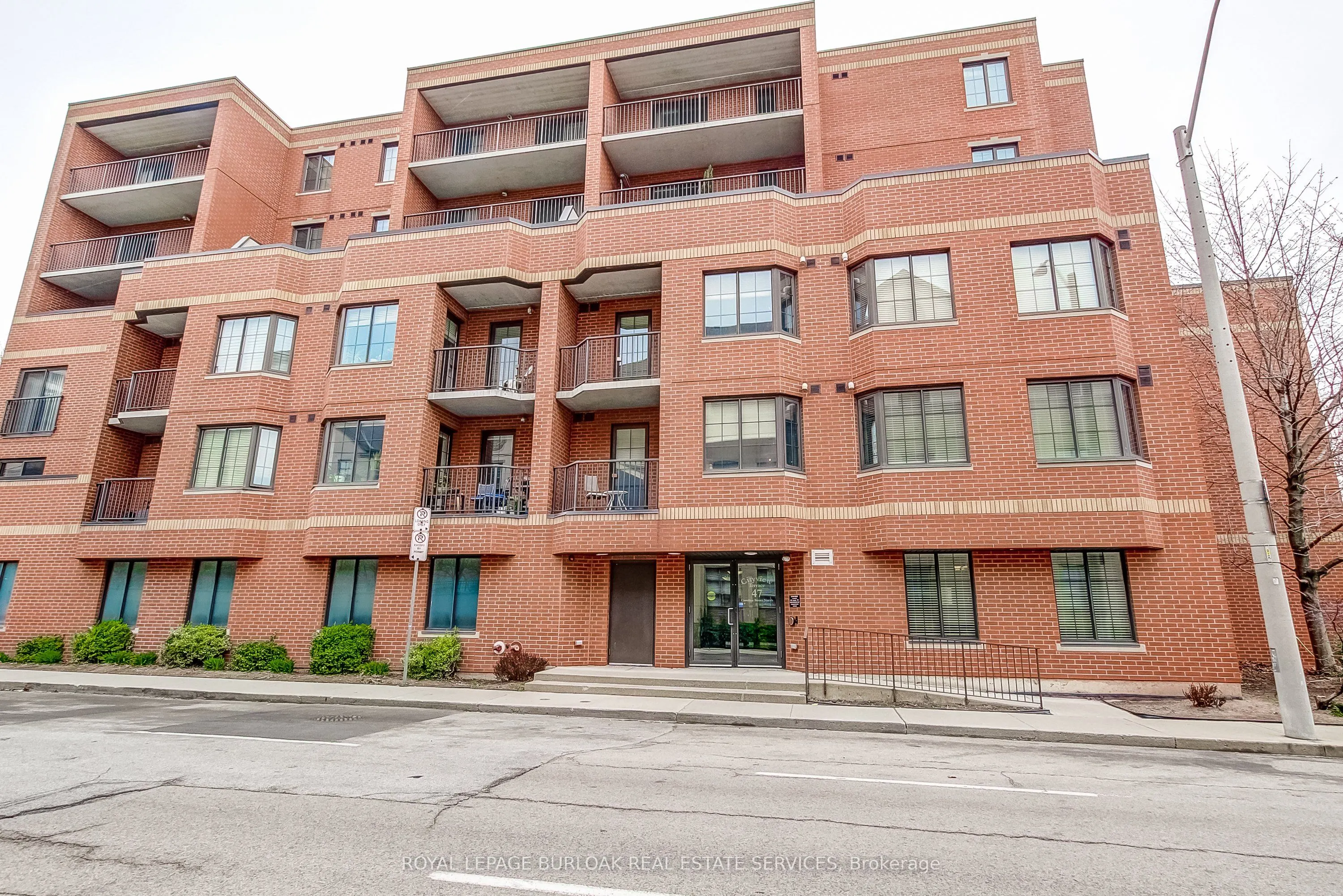 47 Caroline Street N, #404