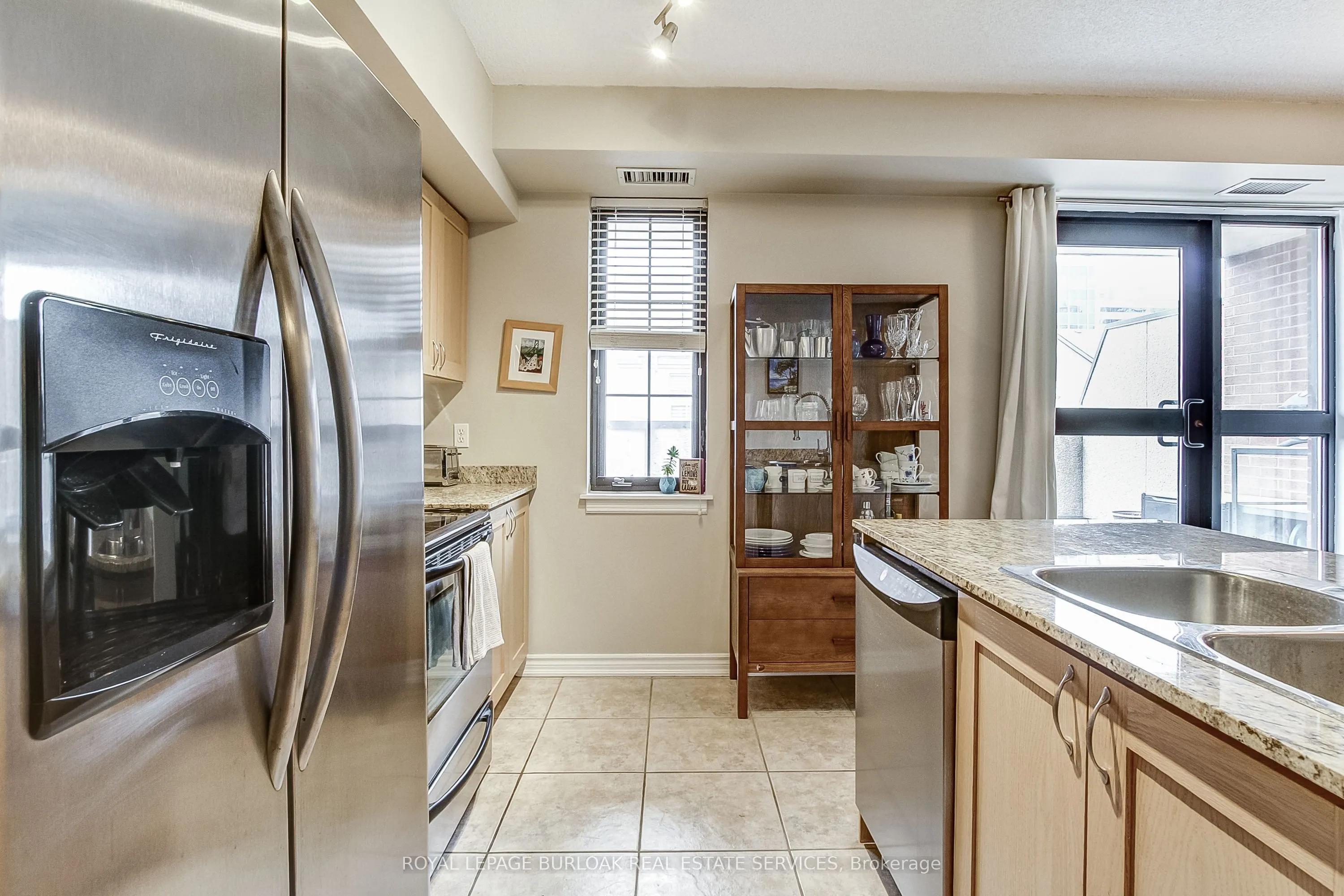 47 Caroline Street N, #404