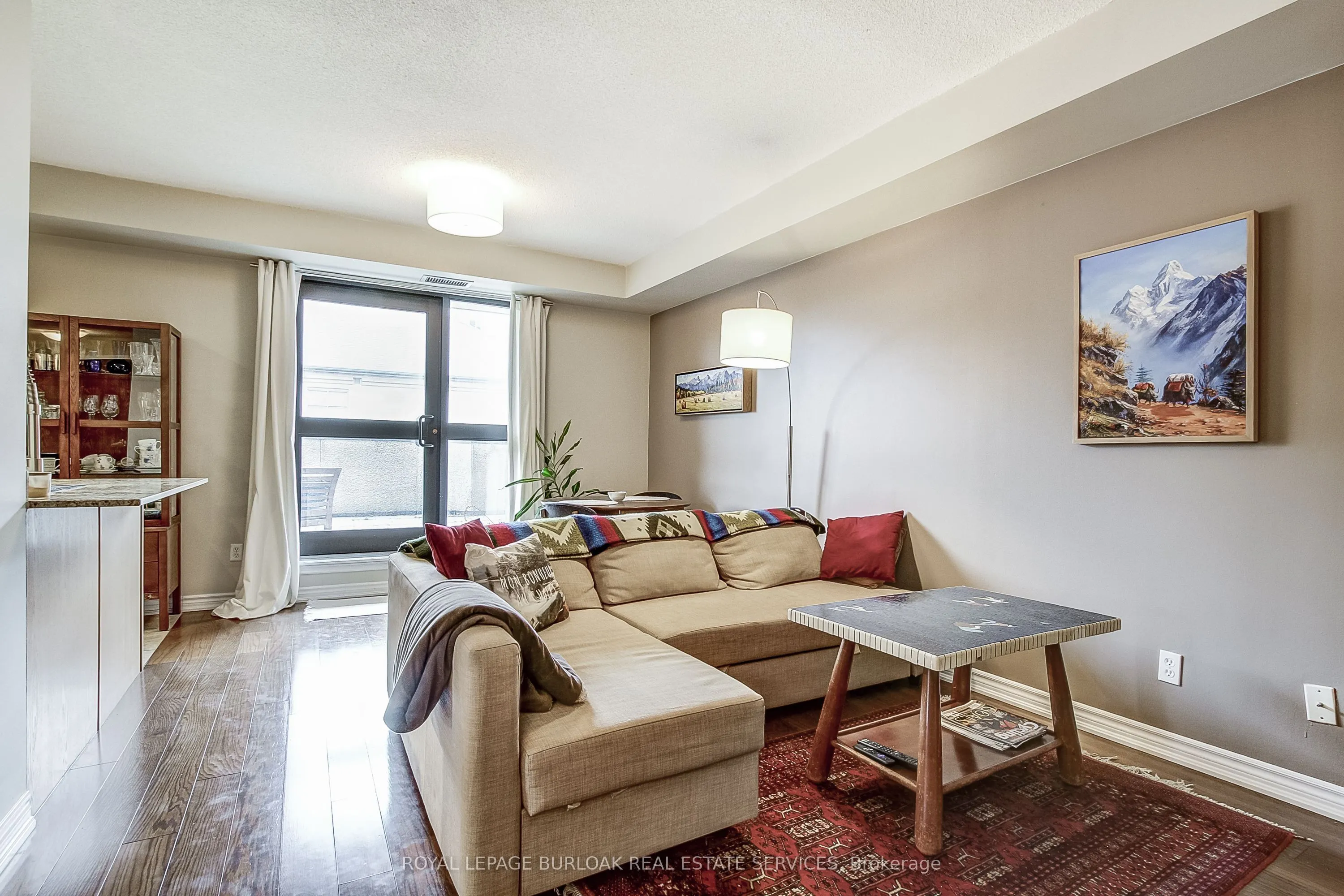 47 Caroline Street N, #404