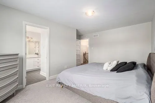 401 Voyageur Place