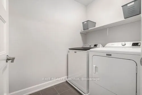 401 Voyageur Place