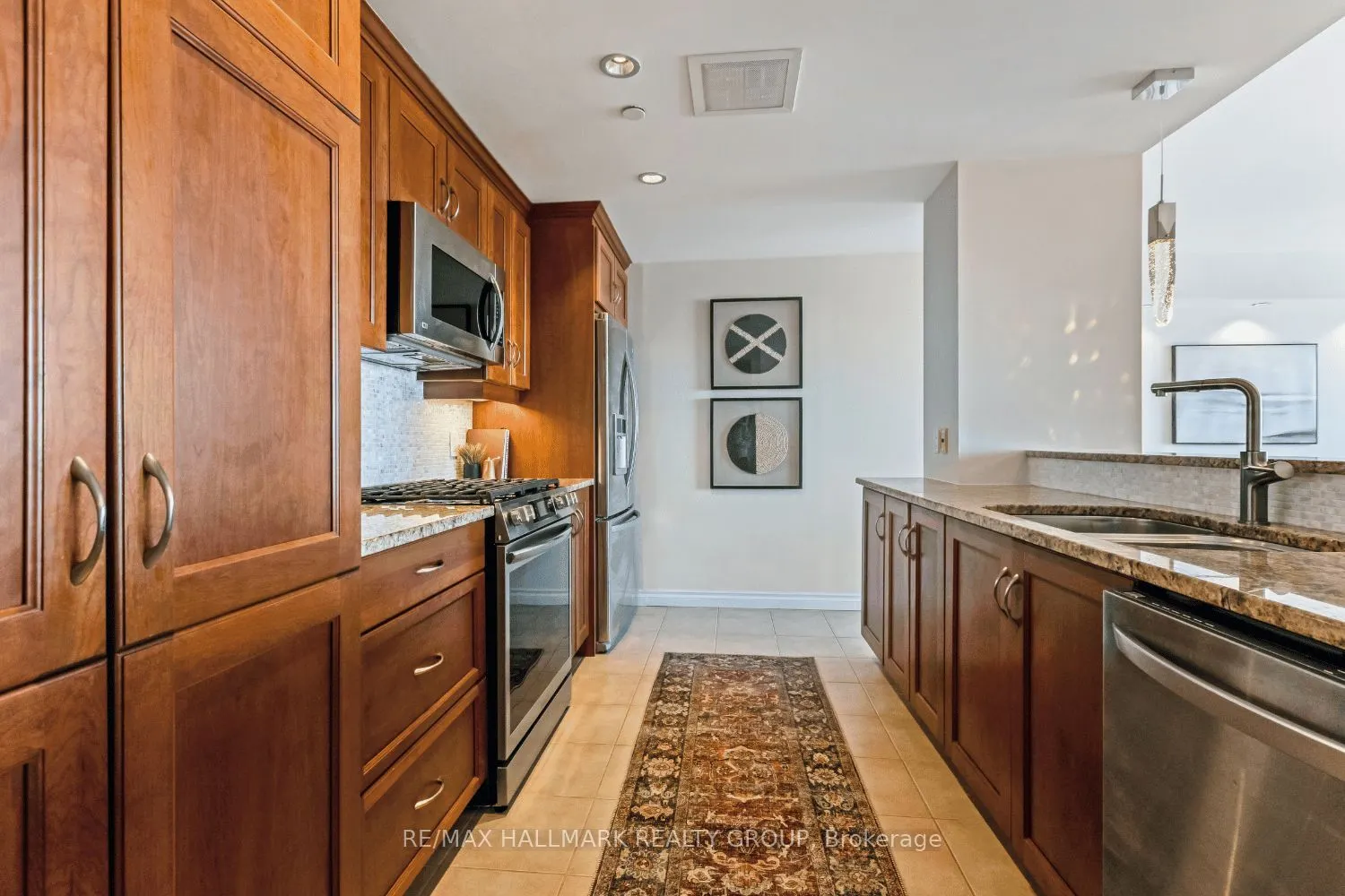 90 George Street, #1404