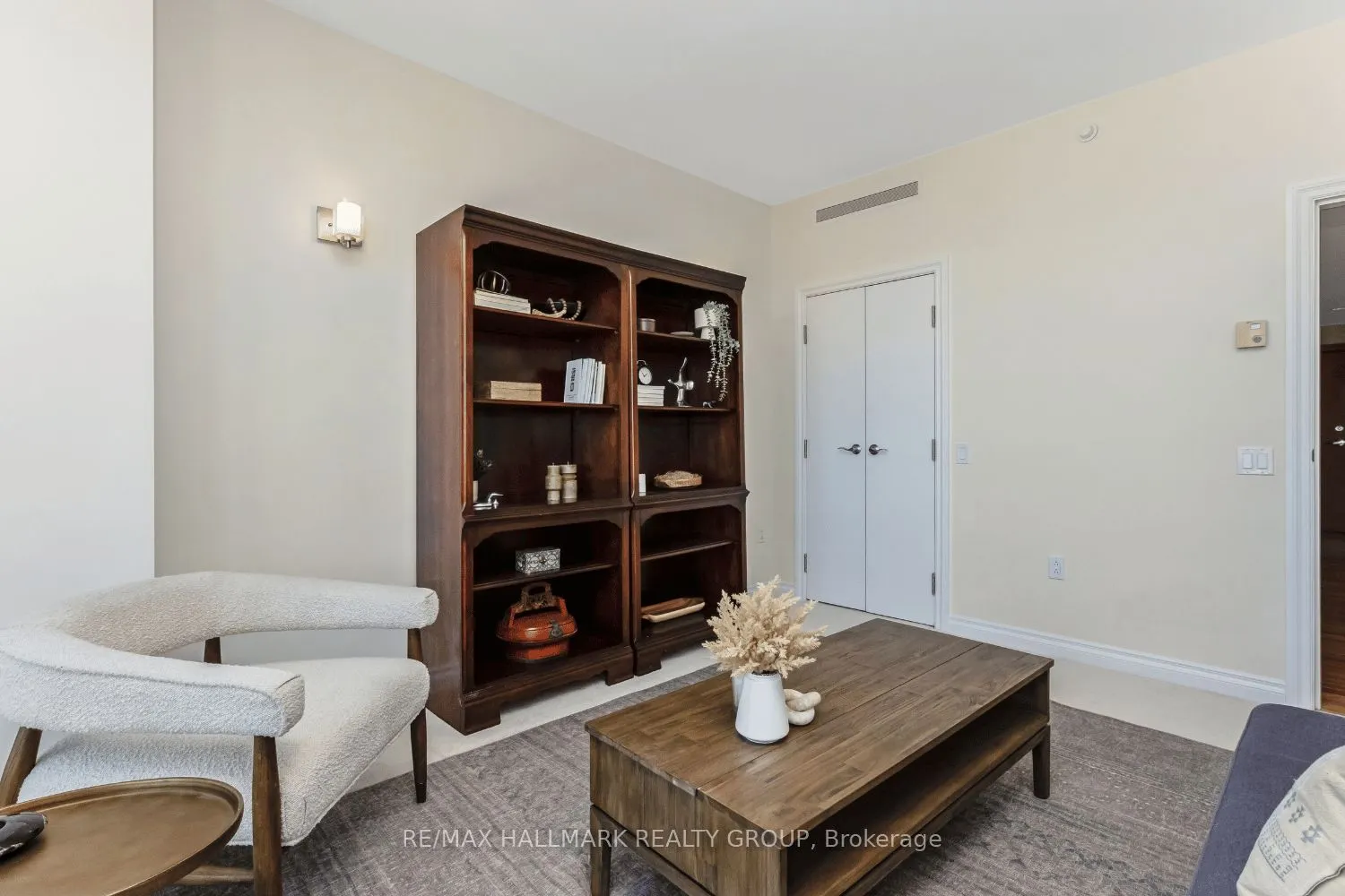90 George Street, #1404