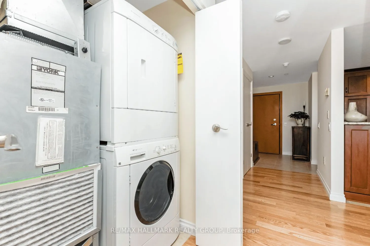 90 George Street, #1404
