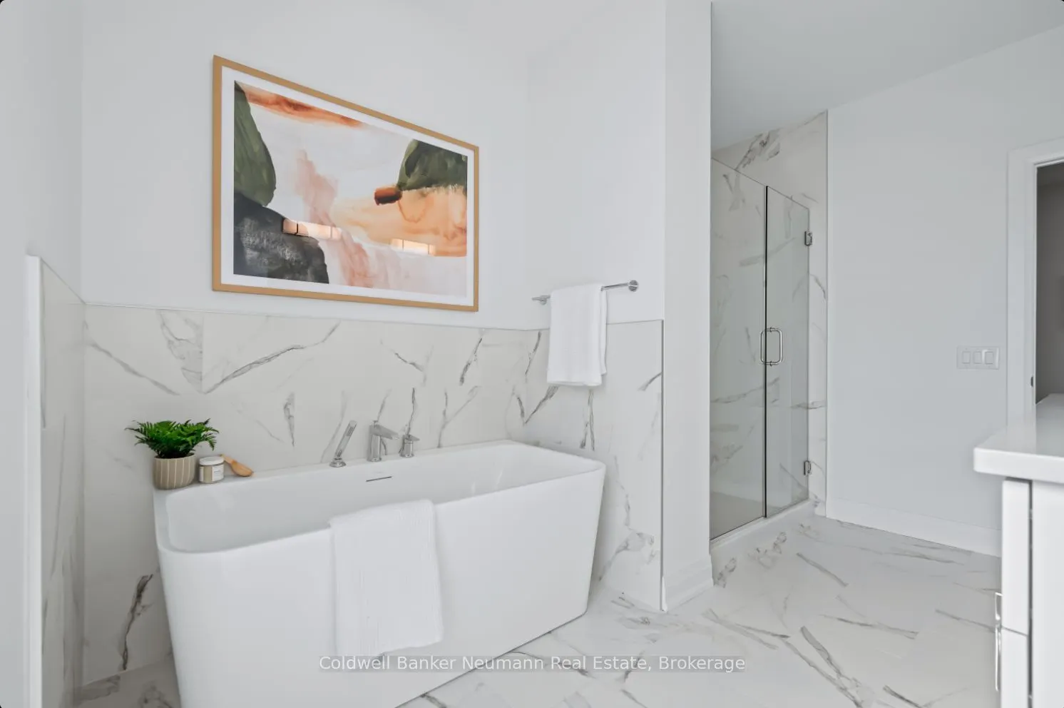 71 Wyndham Street S, #313