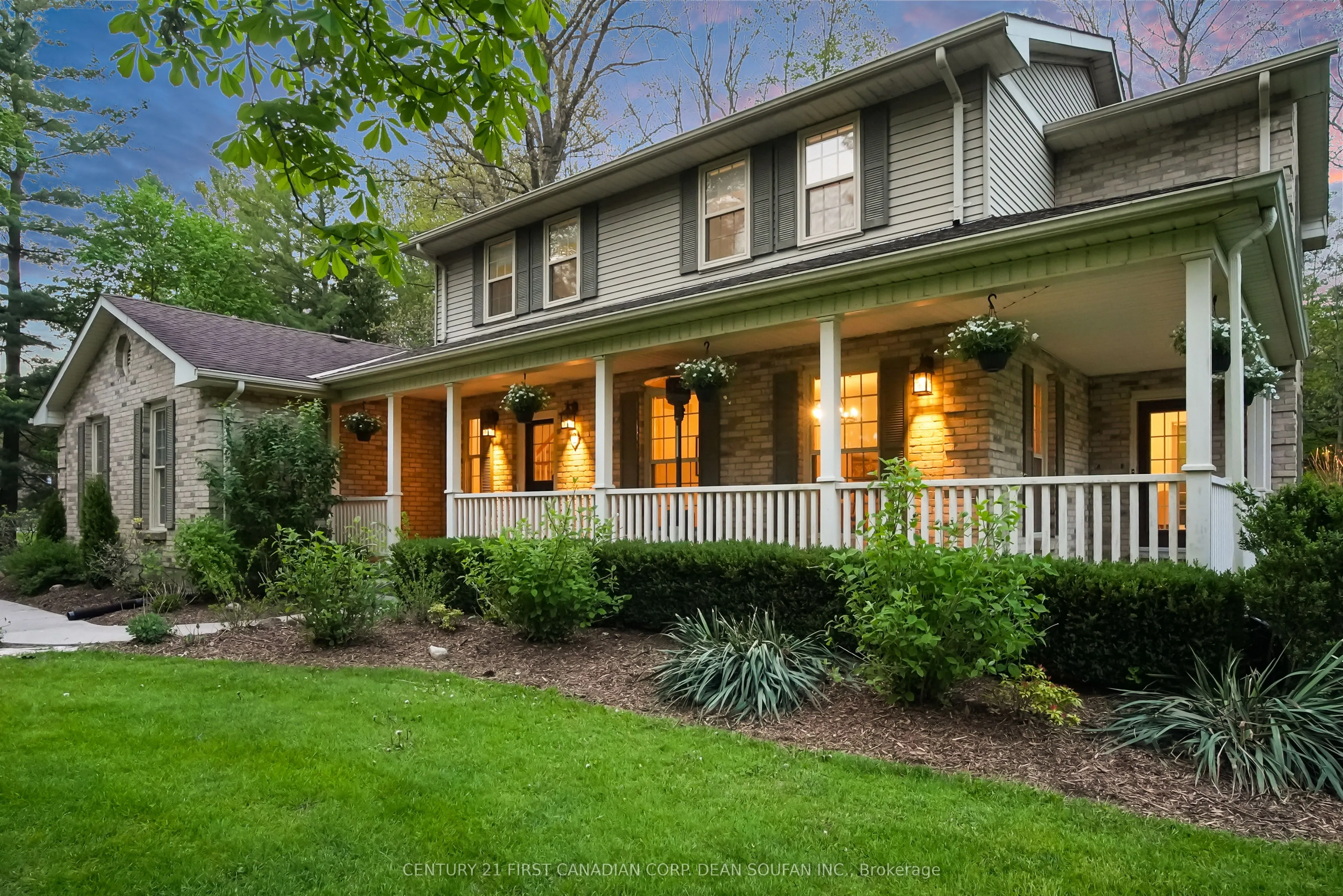 2 Lansdowne Park Crescent