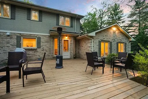 2 Lansdowne Park Crescent