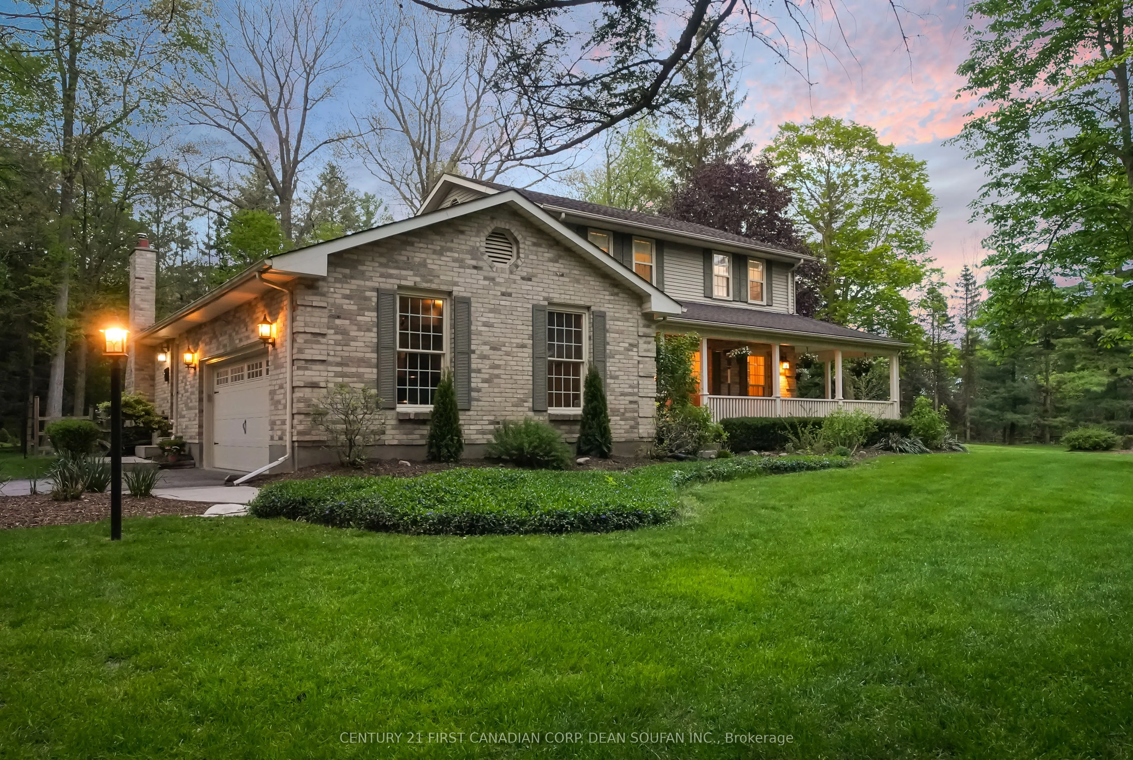 2 Lansdowne Park Crescent