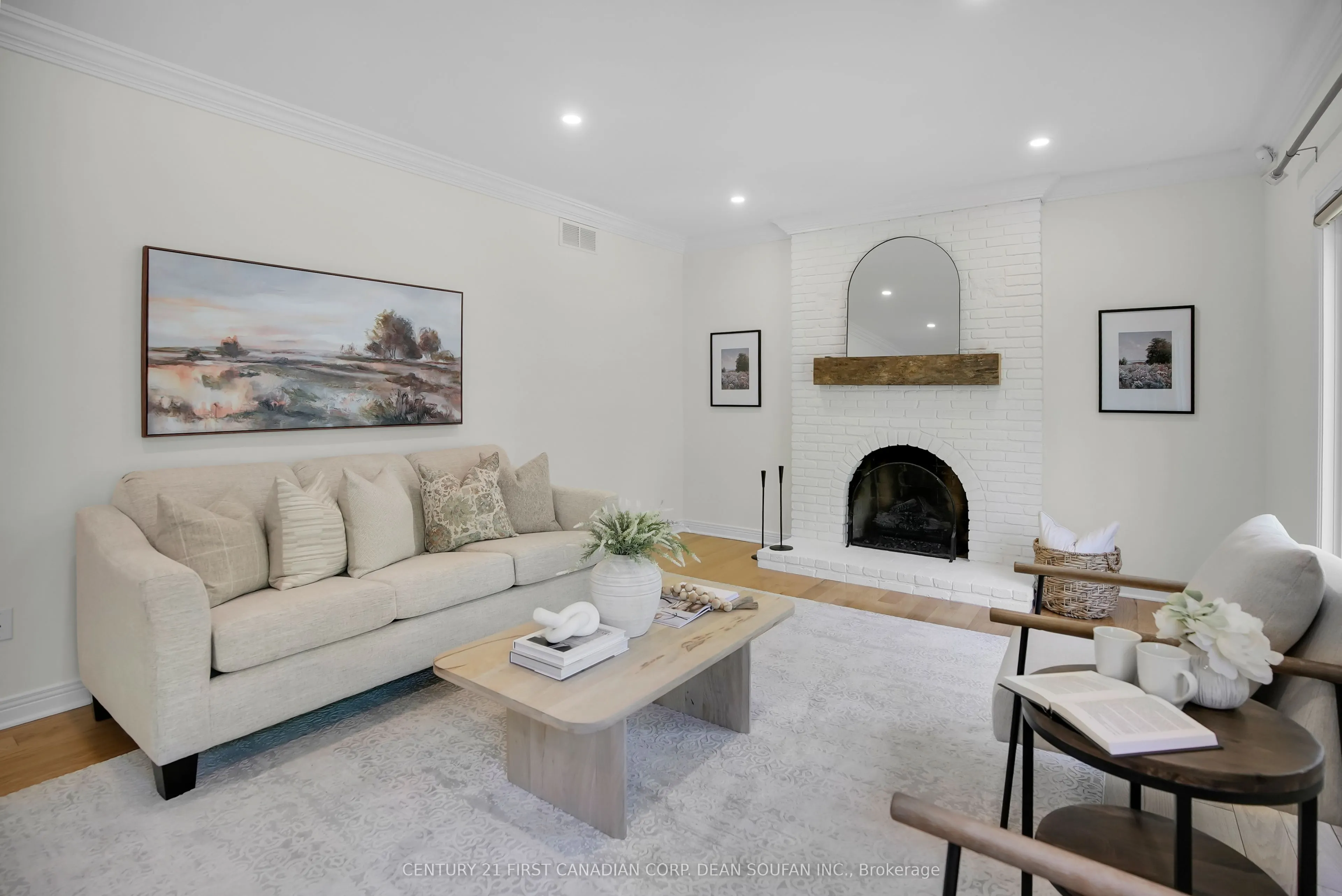 2 Lansdowne Park Crescent