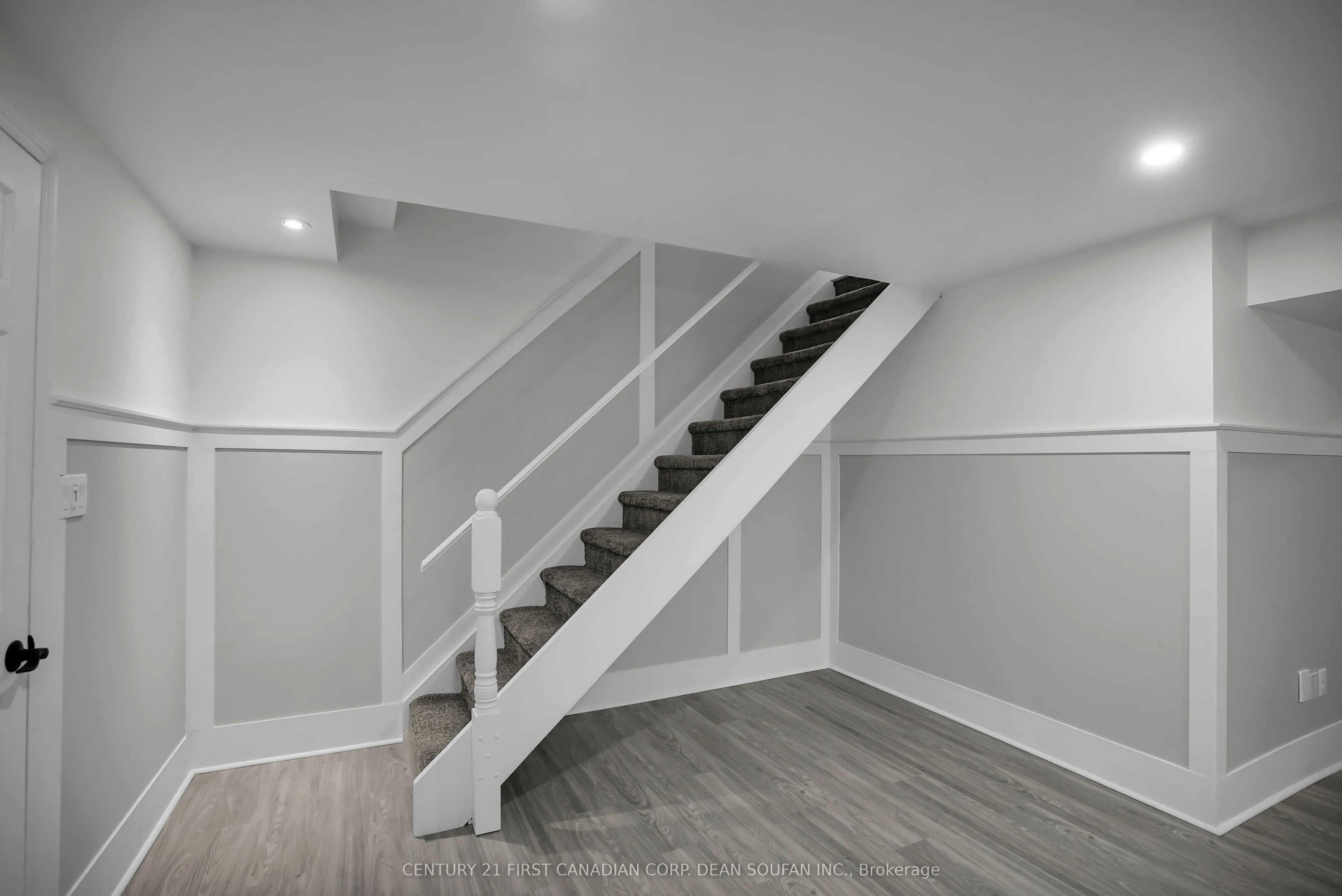 2 Lansdowne Park Crescent