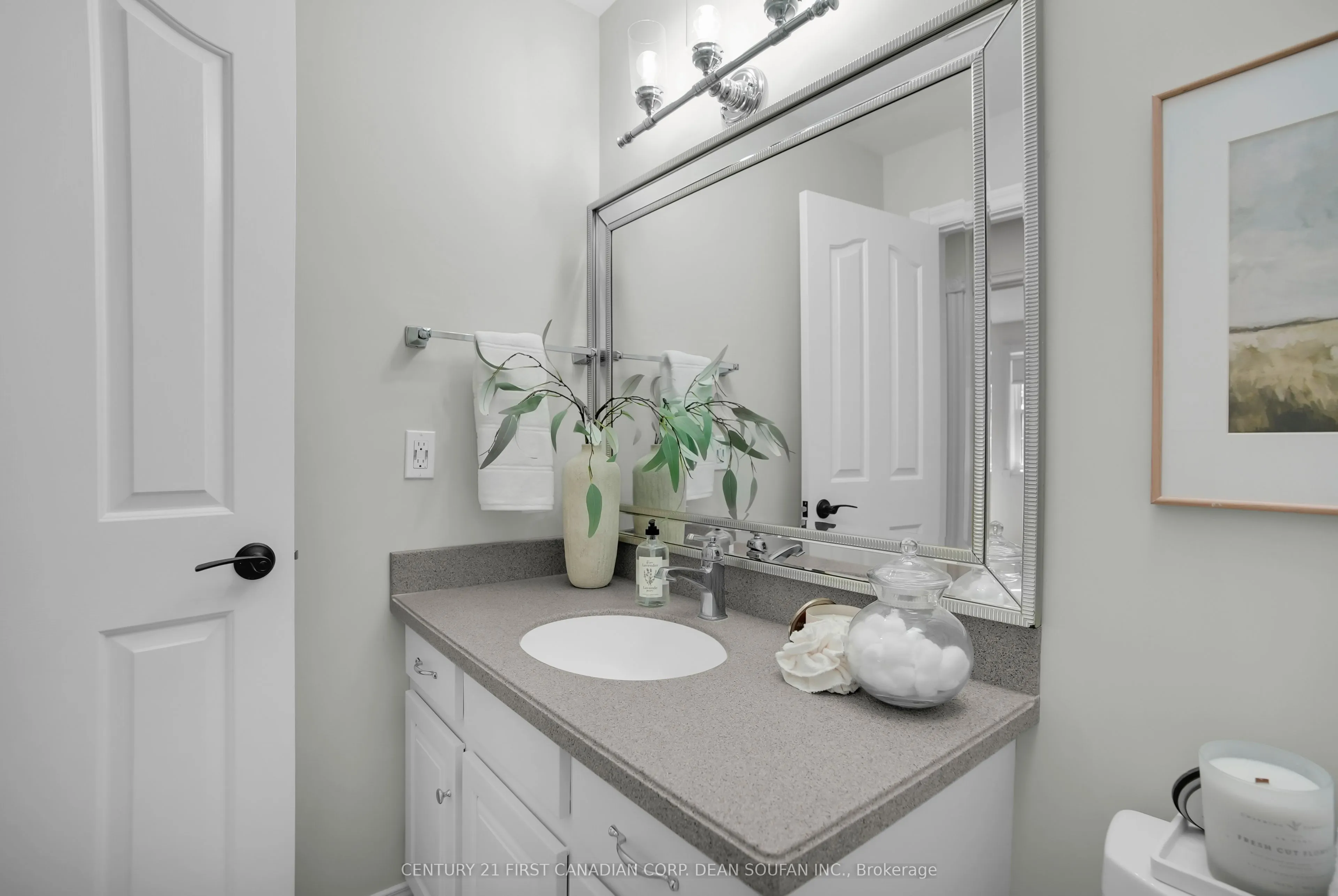2 Lansdowne Park Crescent