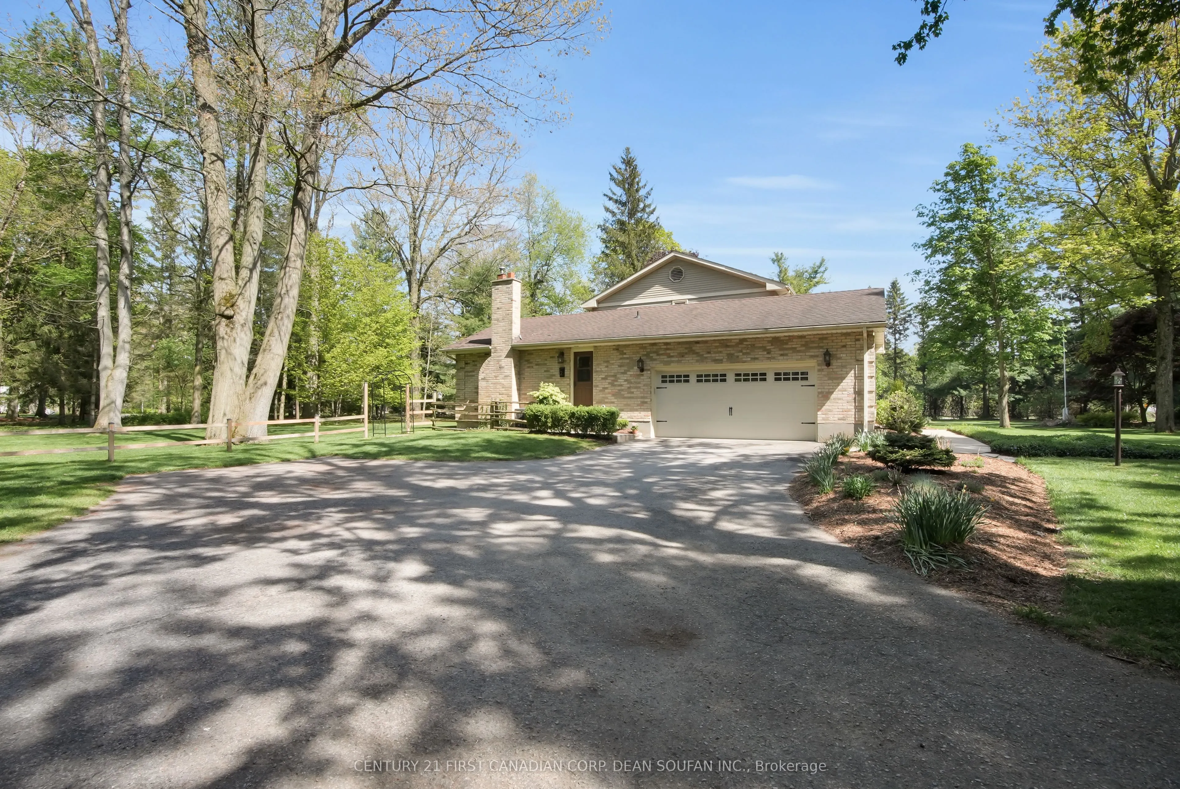 2 Lansdowne Park Crescent