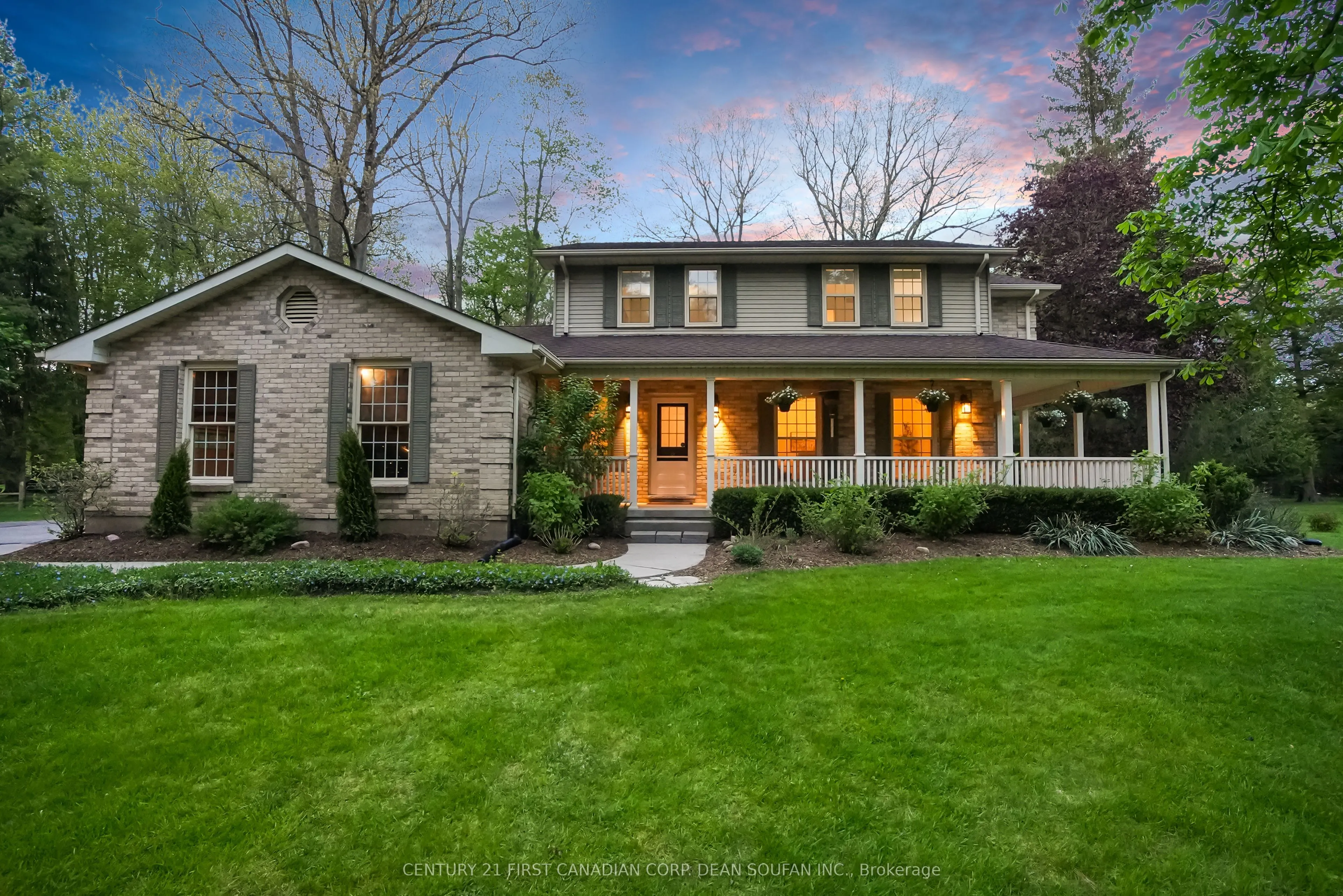 2 Lansdowne Park Crescent