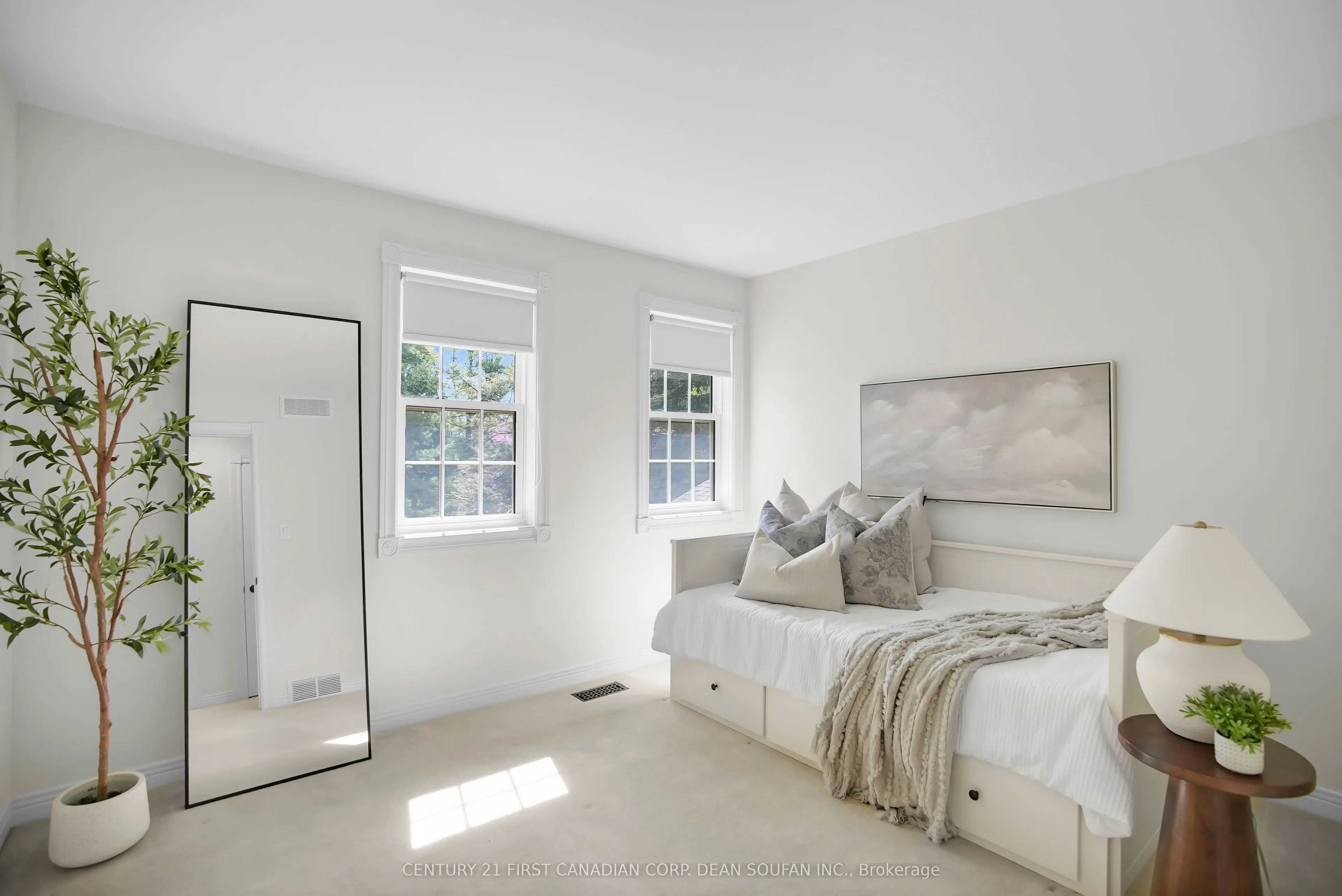 2 Lansdowne Park Crescent