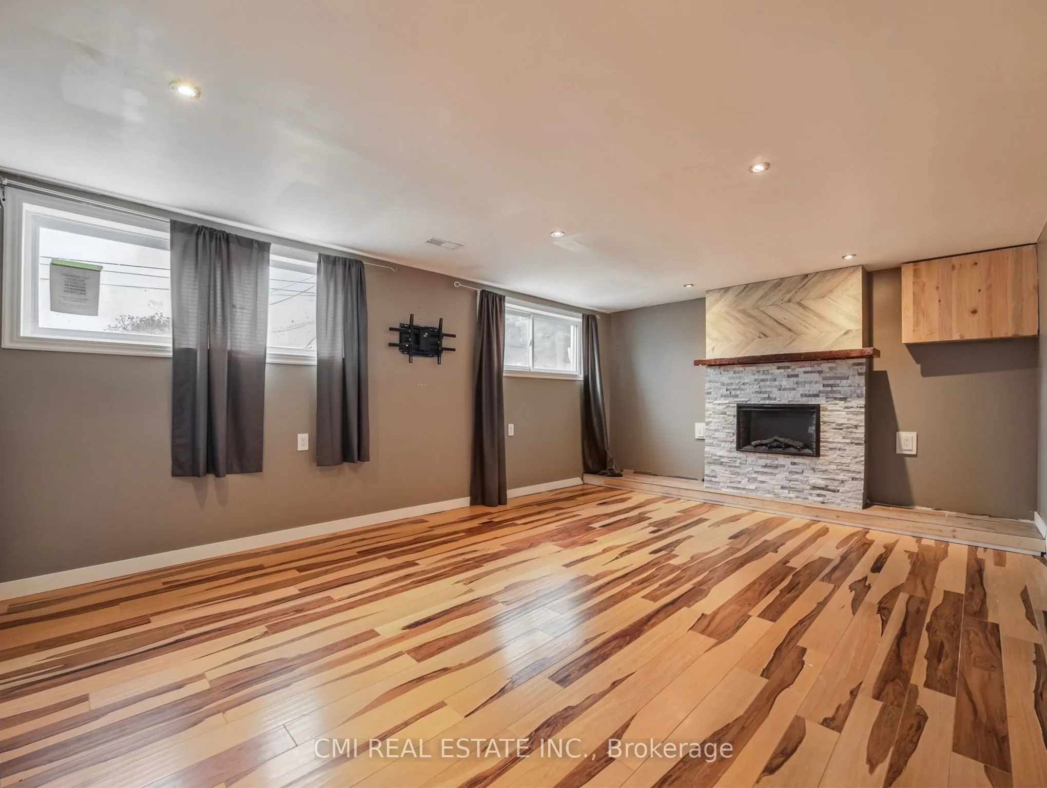 66 Rosewood Avenue
