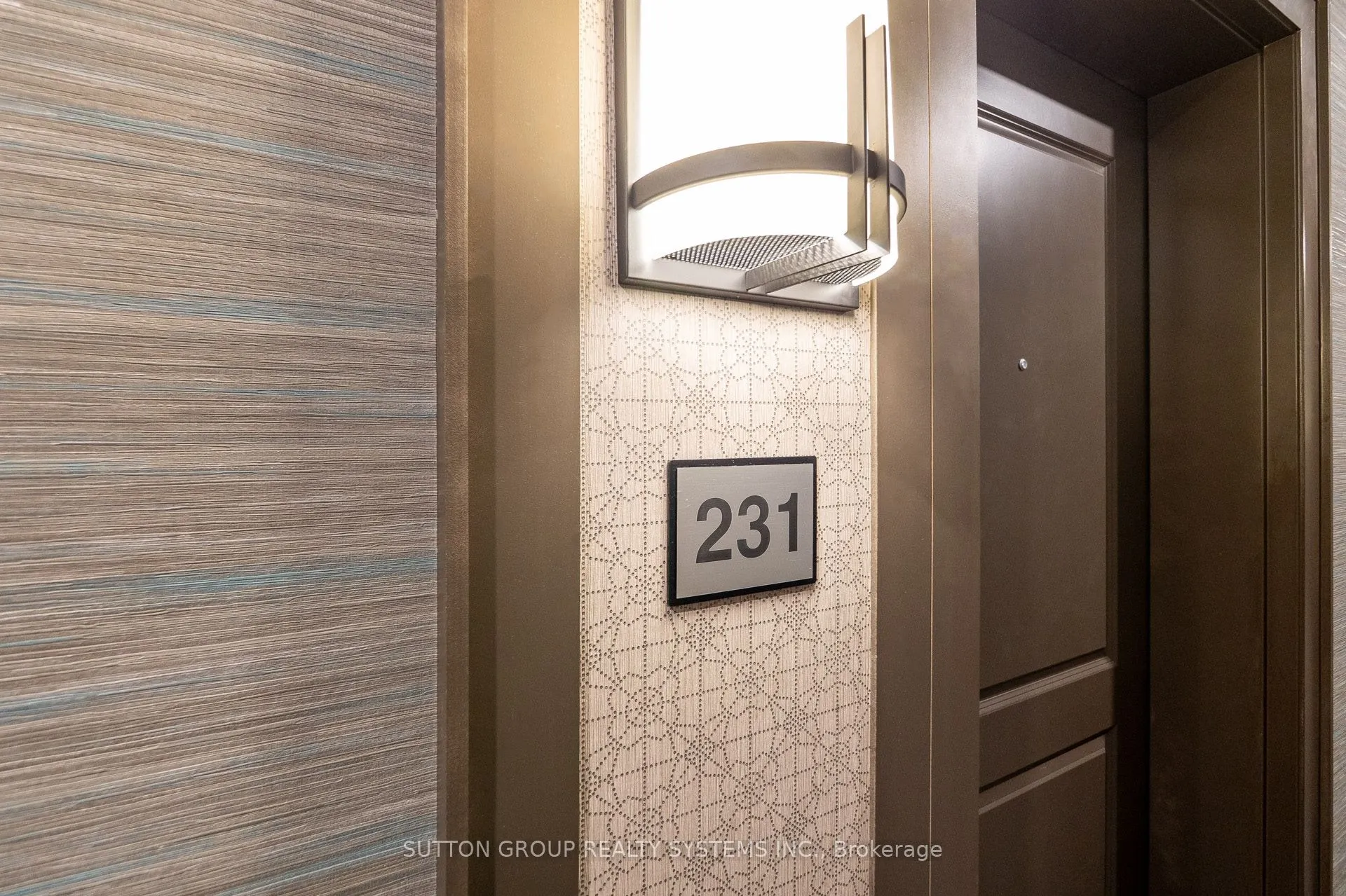 460 Dundas Street, #231