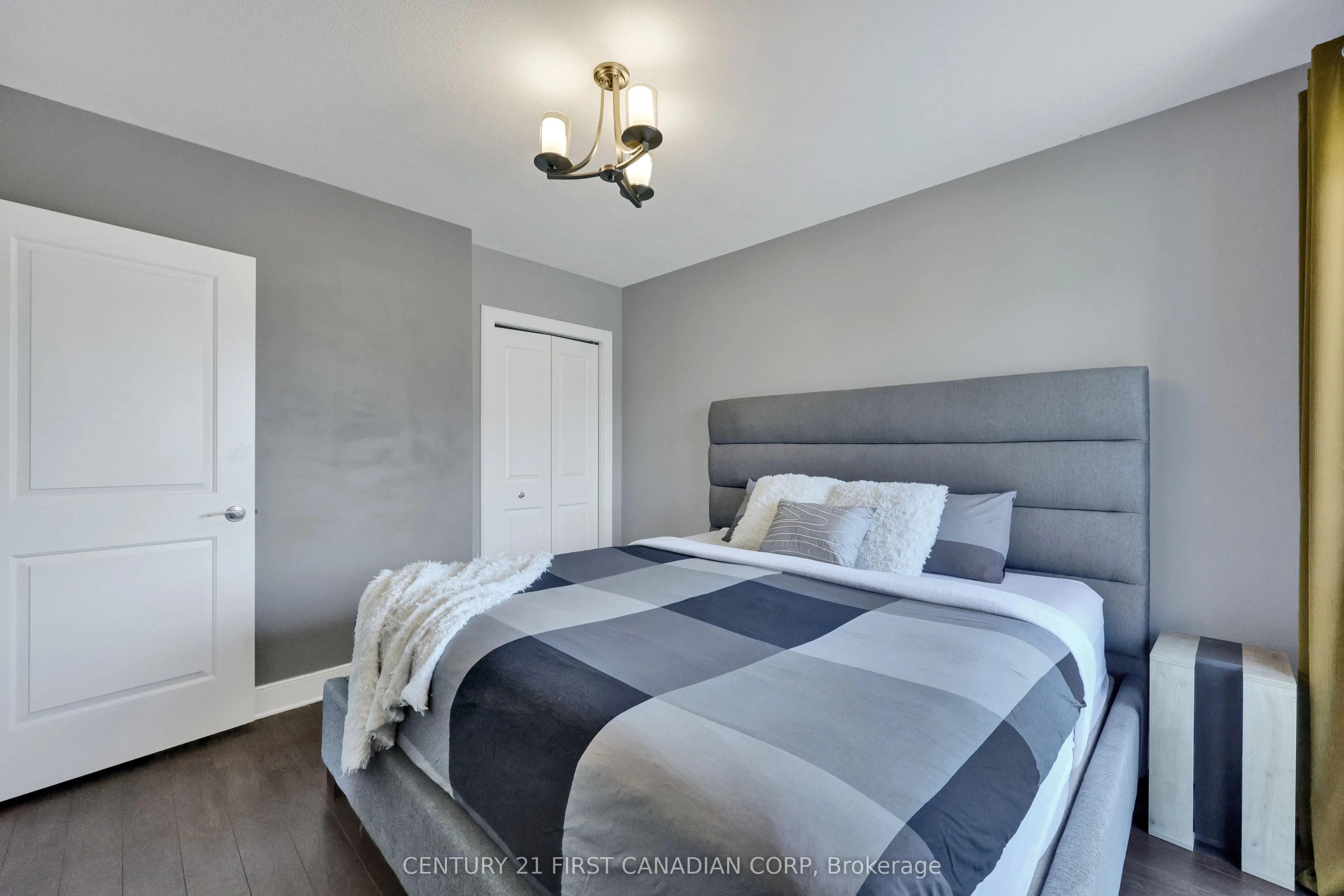 340 Sugarcreek Trail, #211