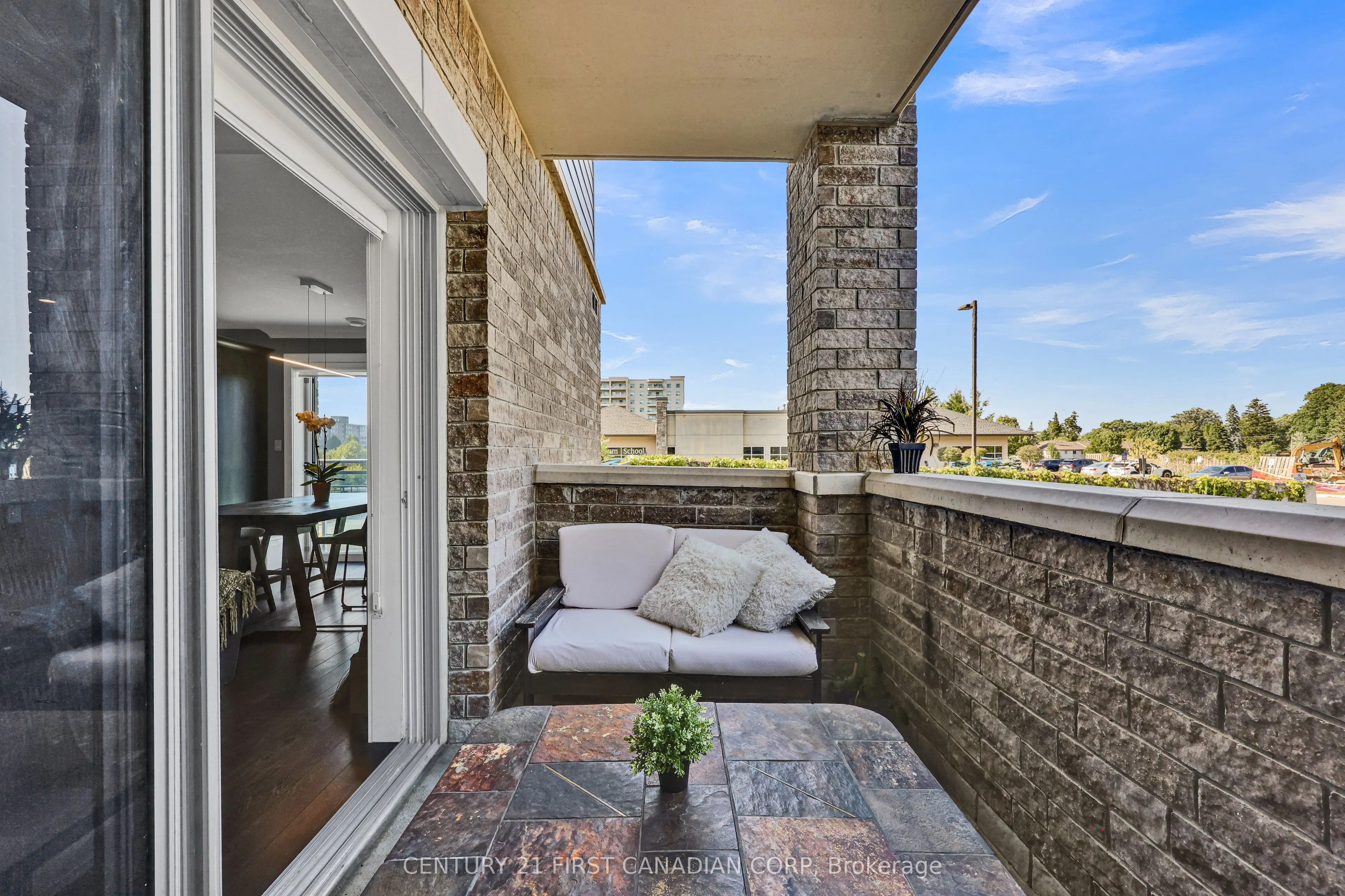 340 Sugarcreek Trail, #211