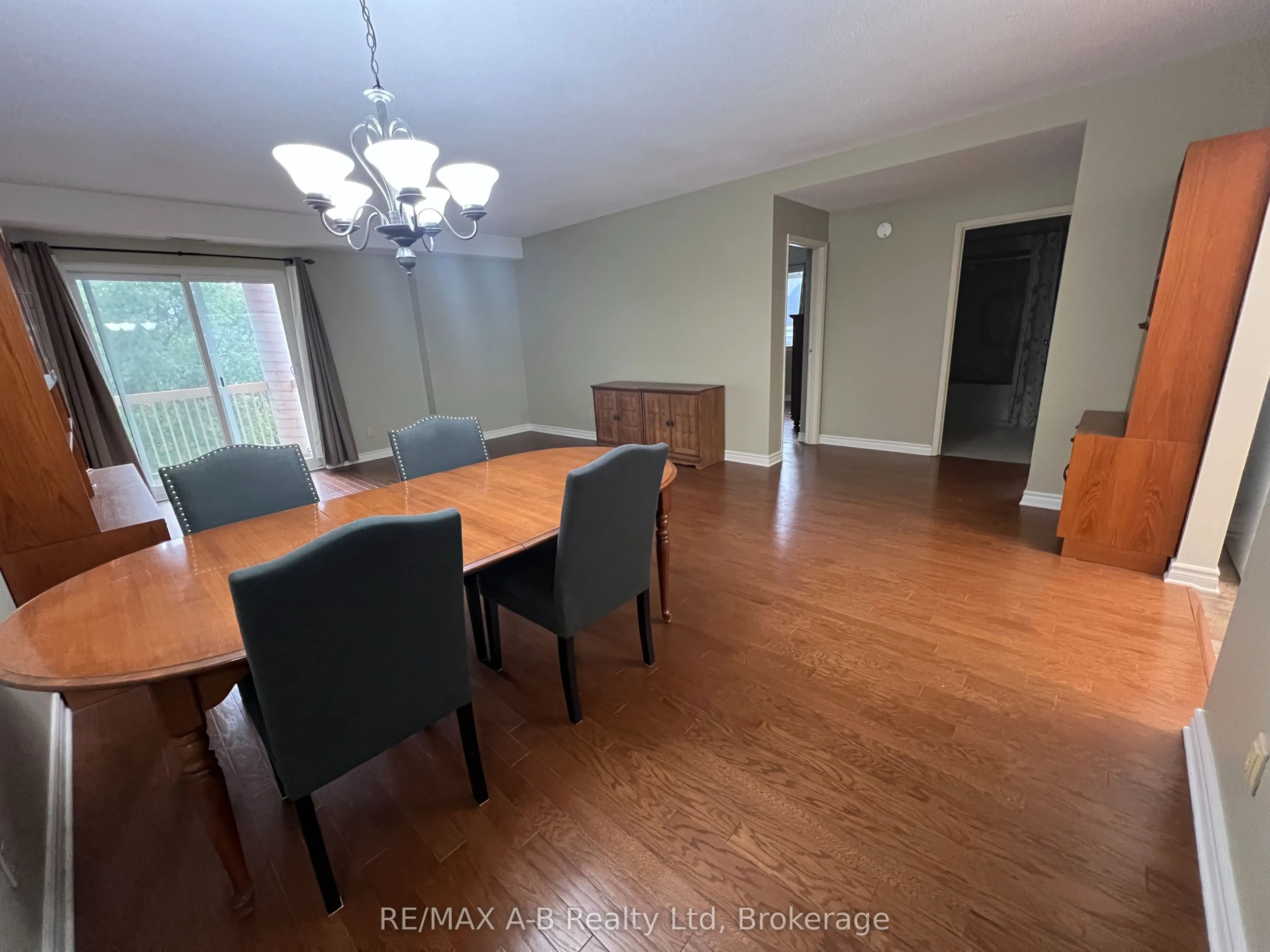 199 Hope Street East Street E, #305