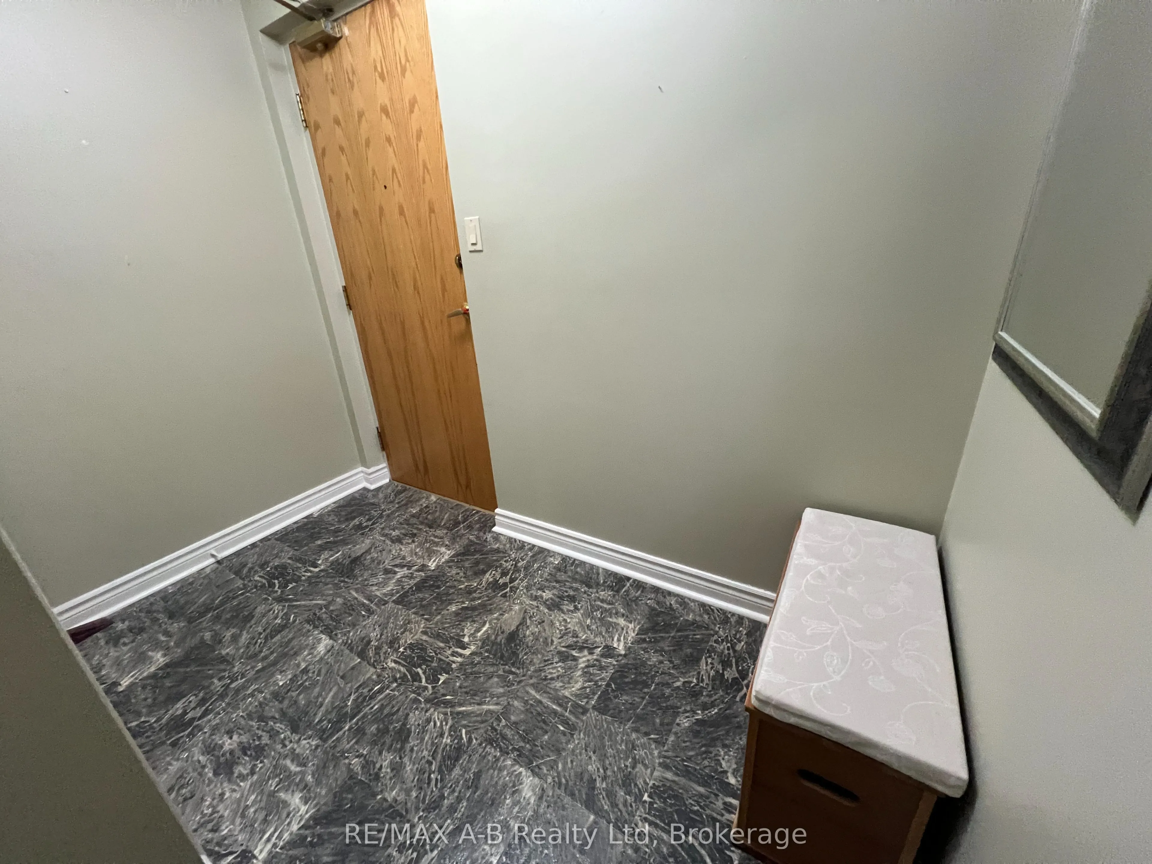 199 Hope Street East Street E, #305