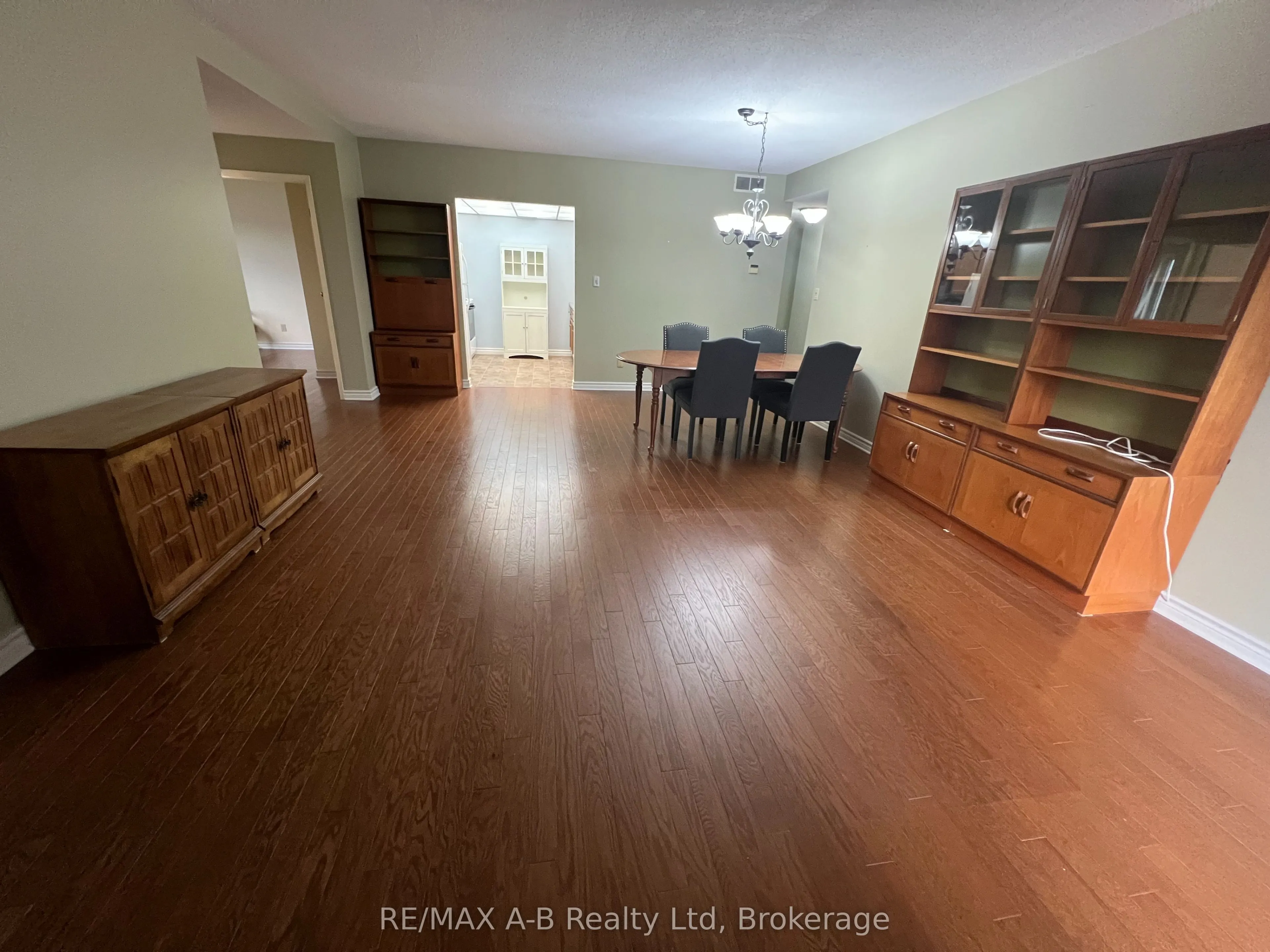 199 Hope Street East Street E, #305