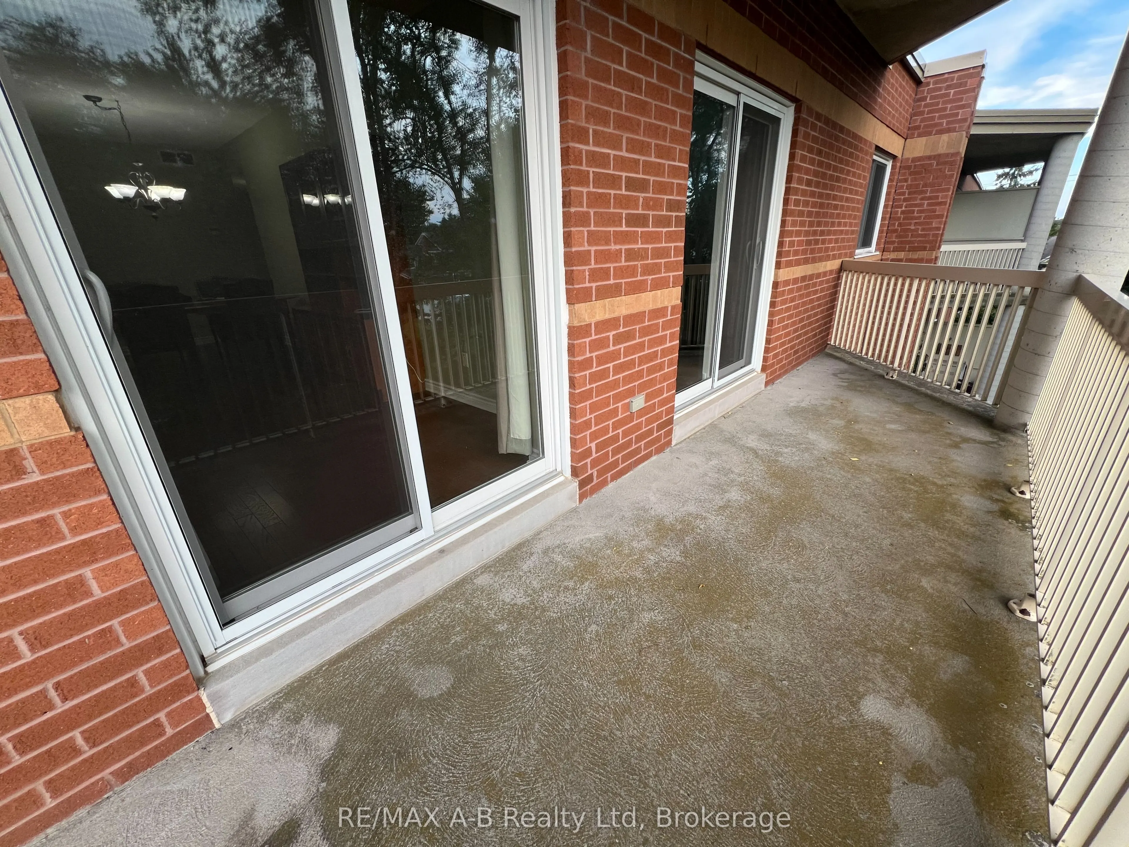 199 Hope Street East Street E, #305