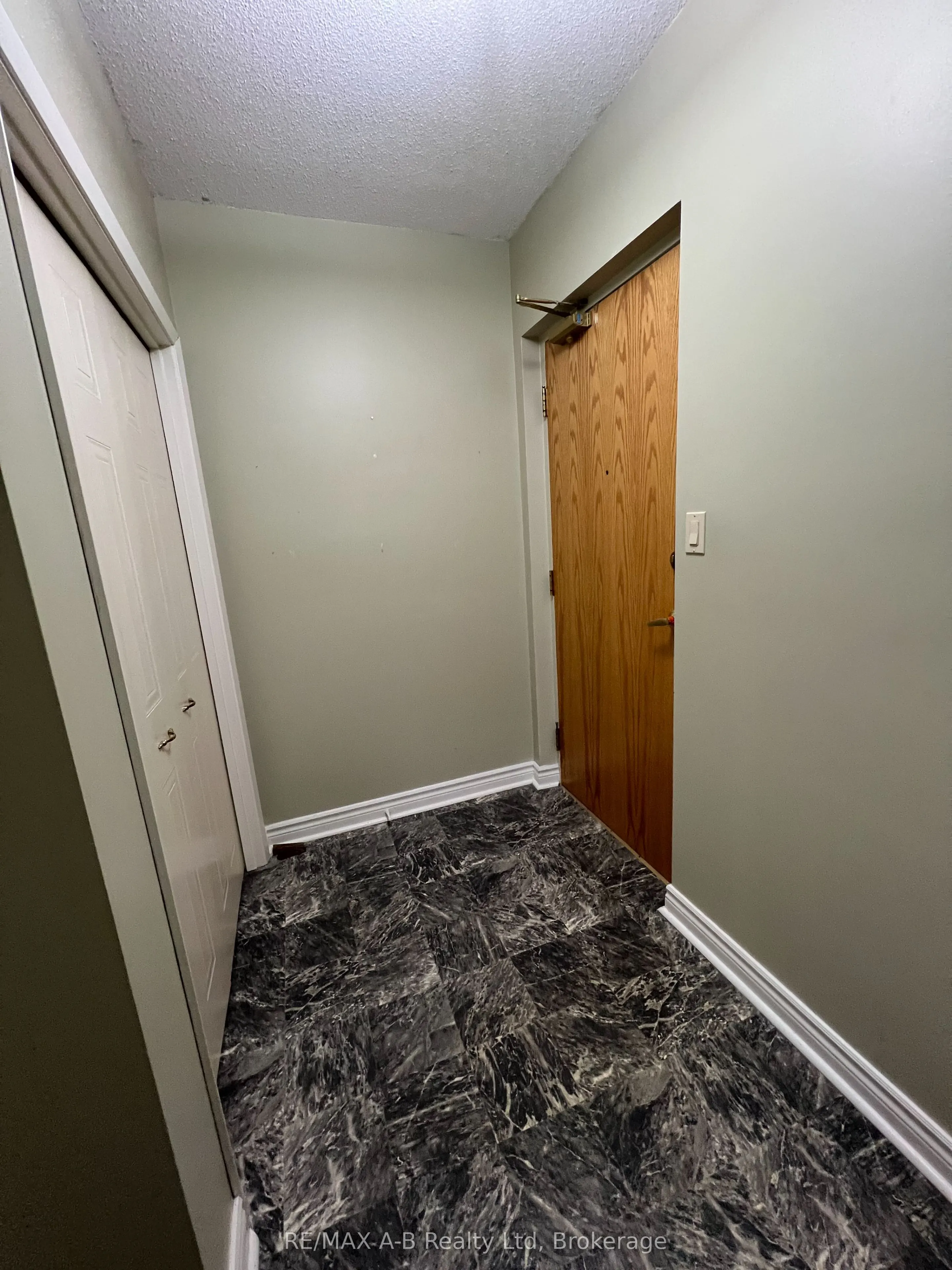 199 Hope Street East Street E, #305