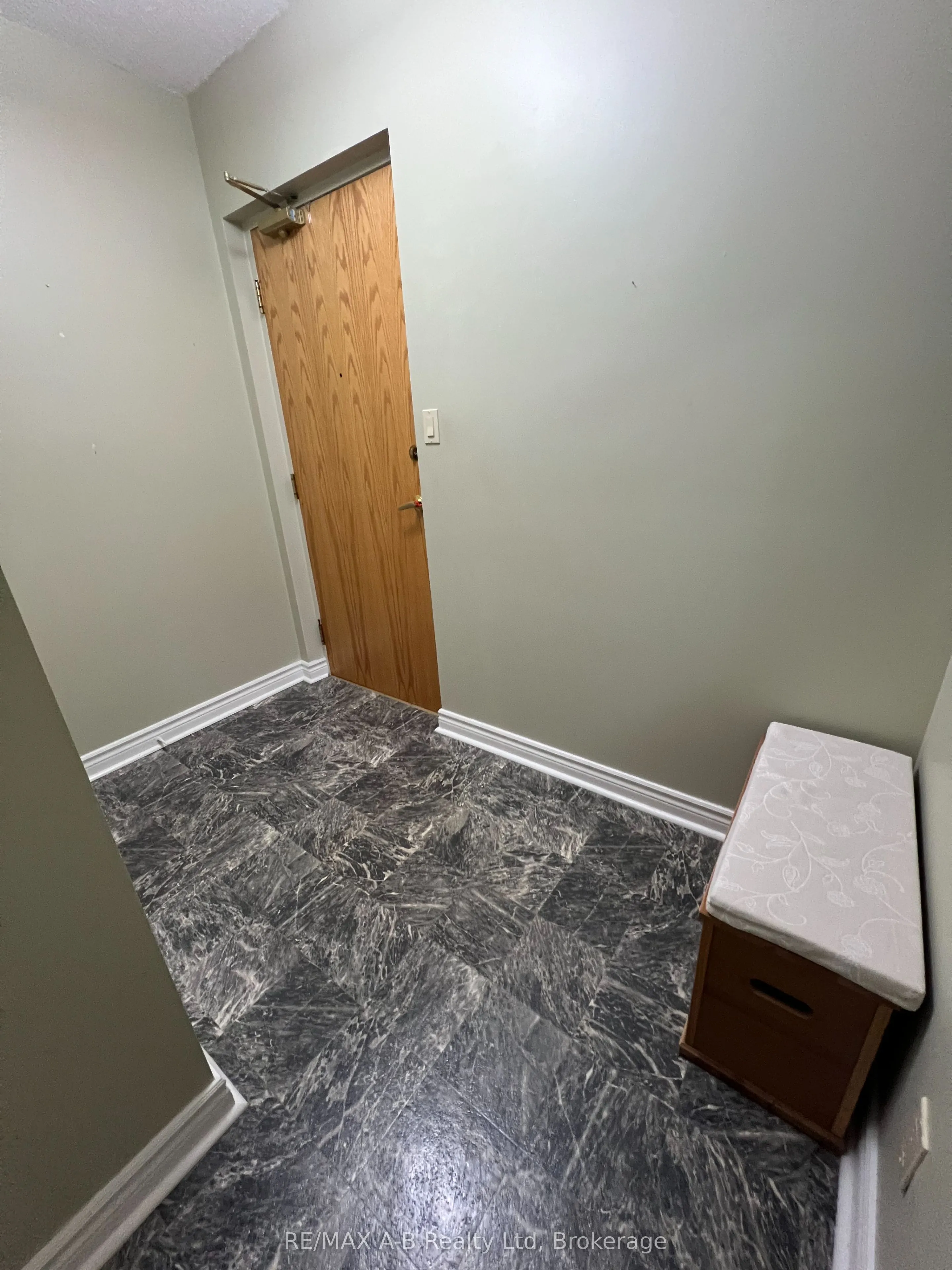 199 Hope Street East Street E, #305
