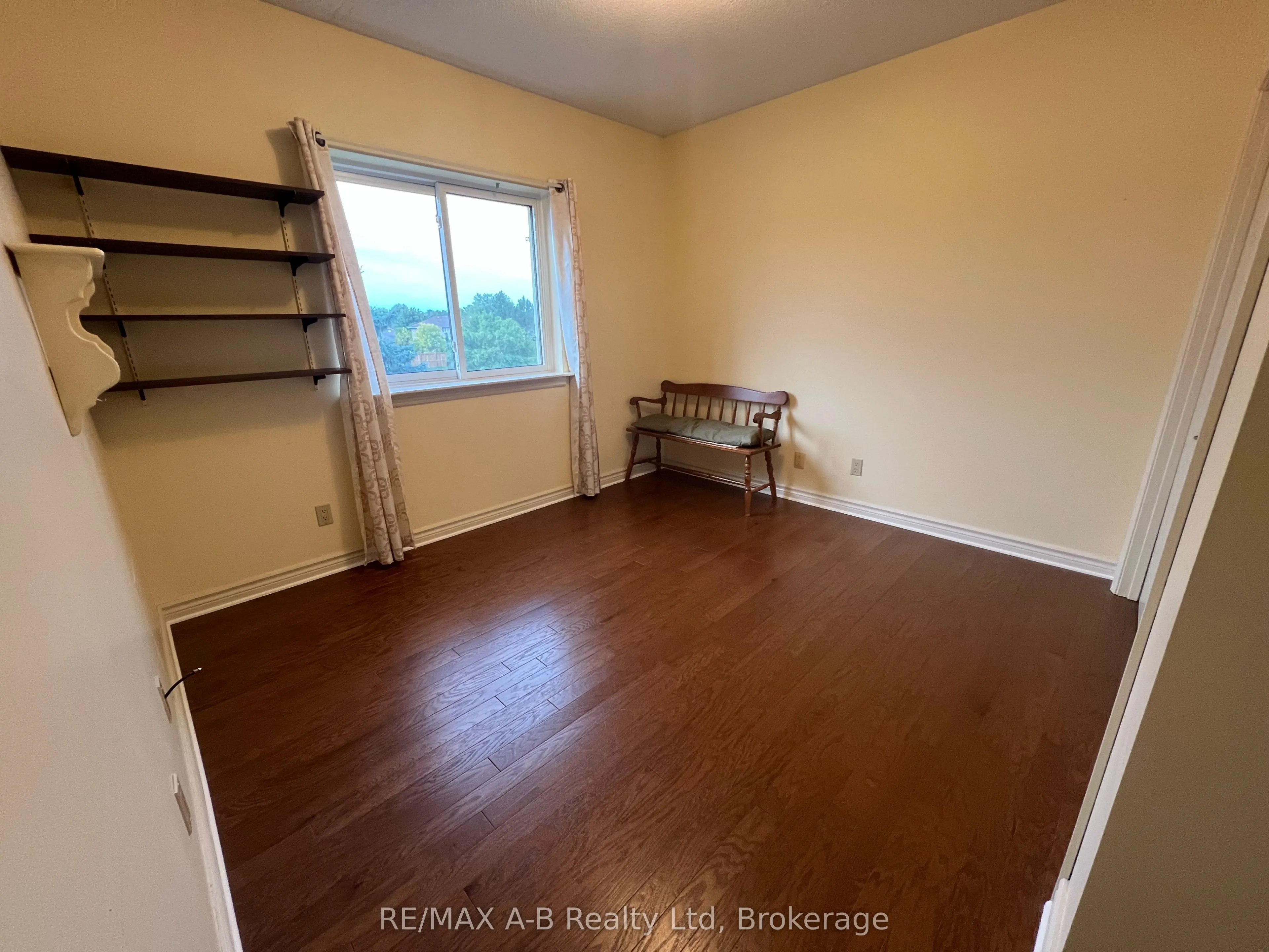 199 Hope Street East Street E, #305