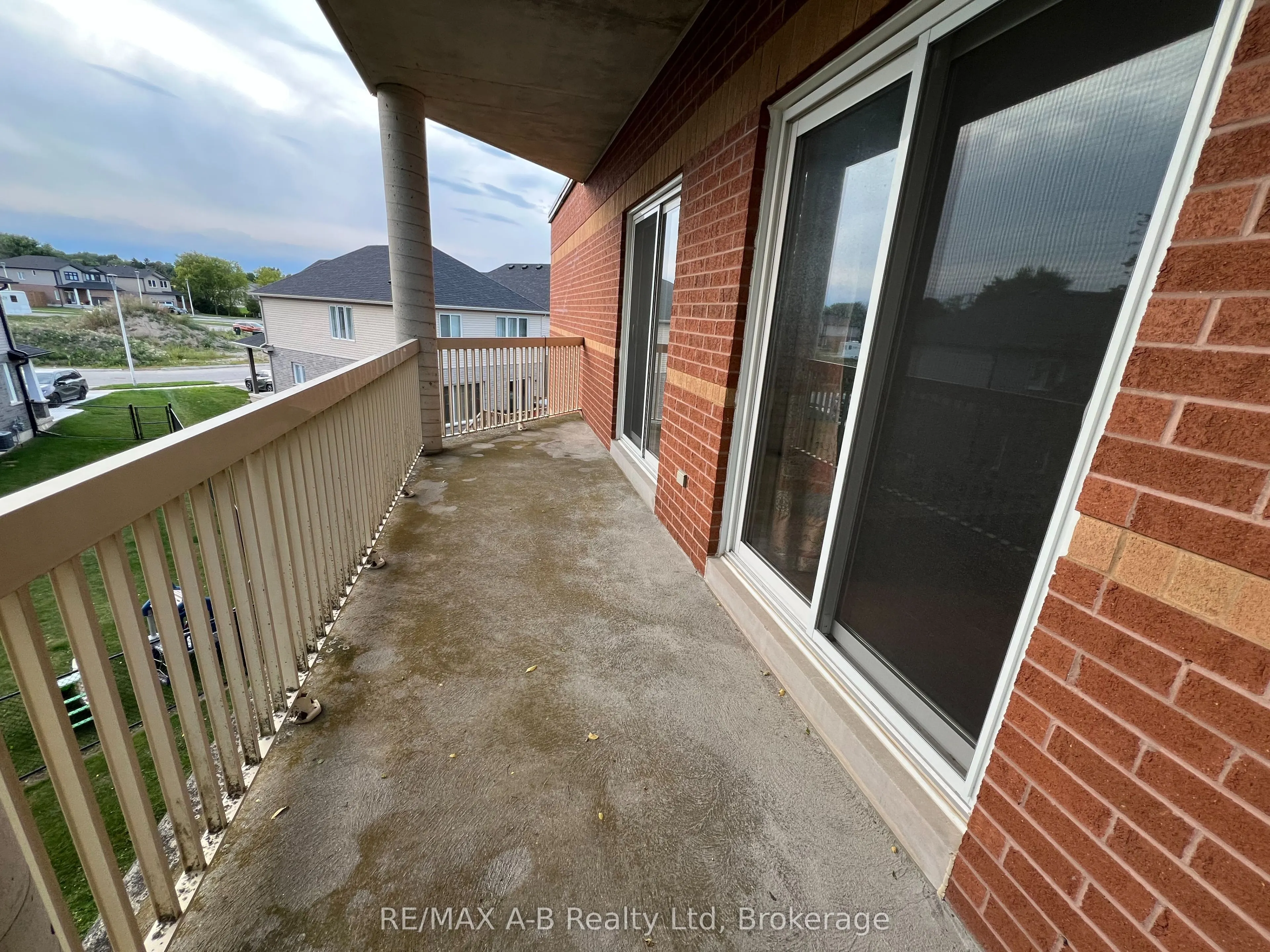 199 Hope Street East Street E, #305