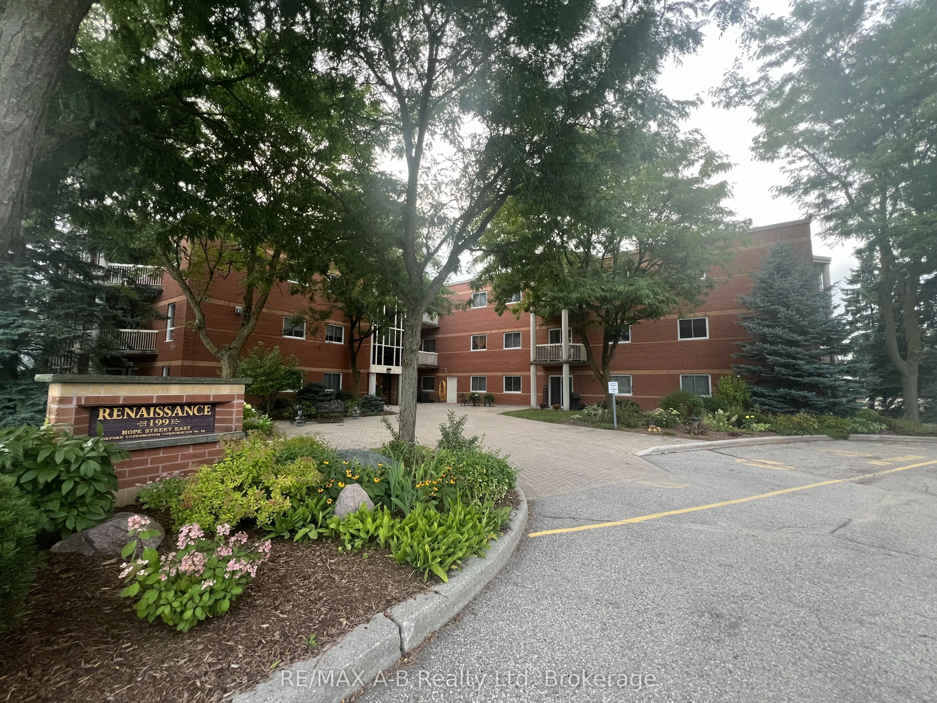 199 Hope Street East Street E, #305