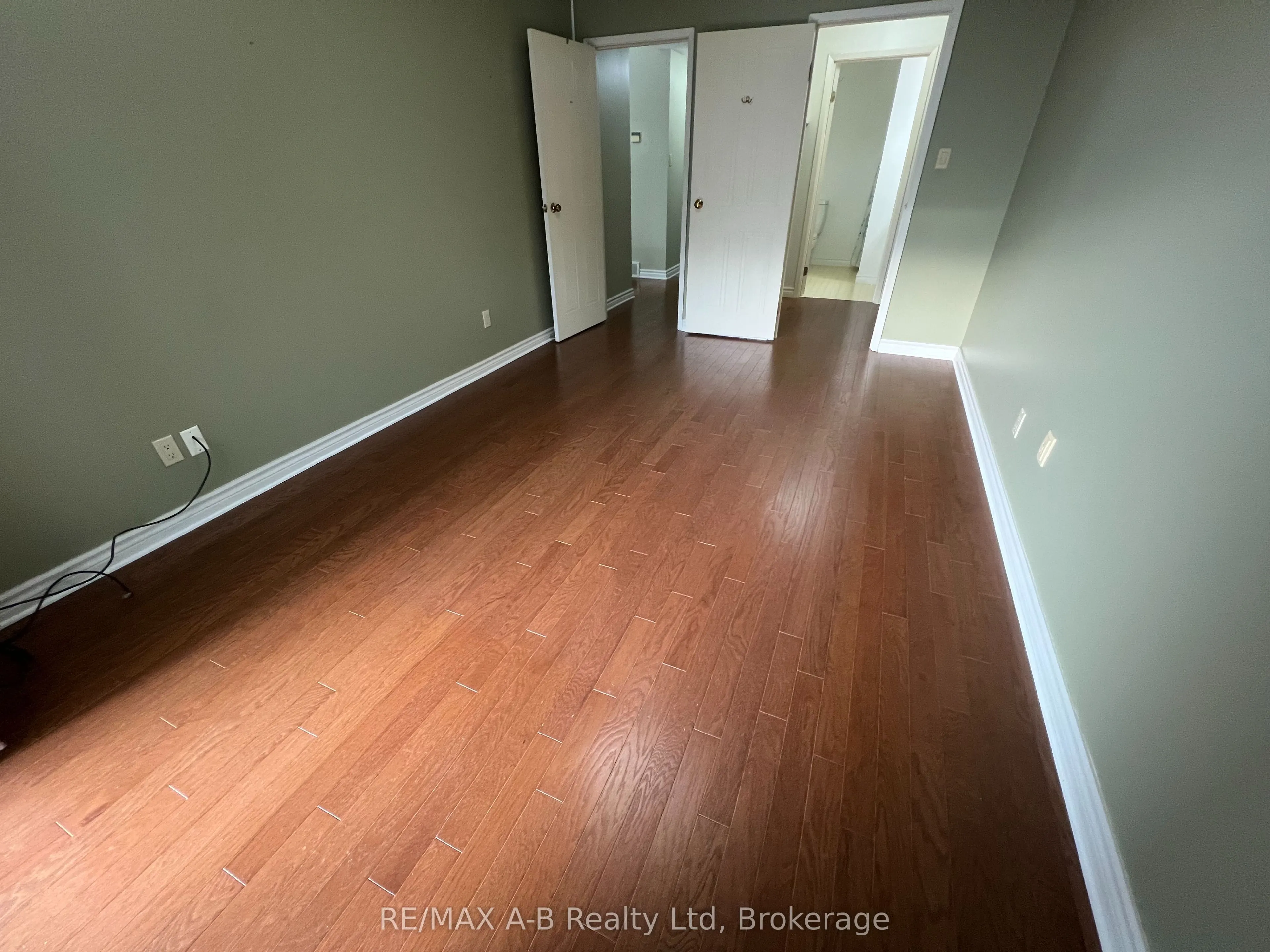 199 Hope Street East Street E, #305