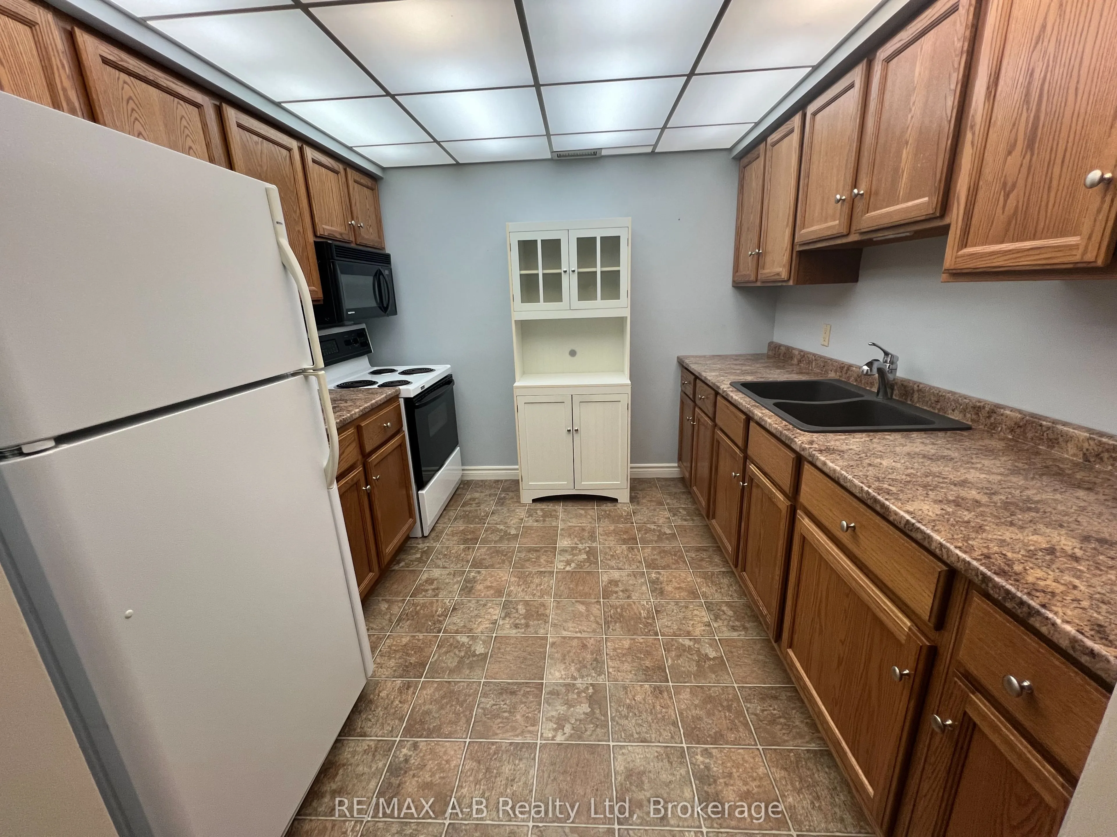 199 Hope Street East Street E, #305