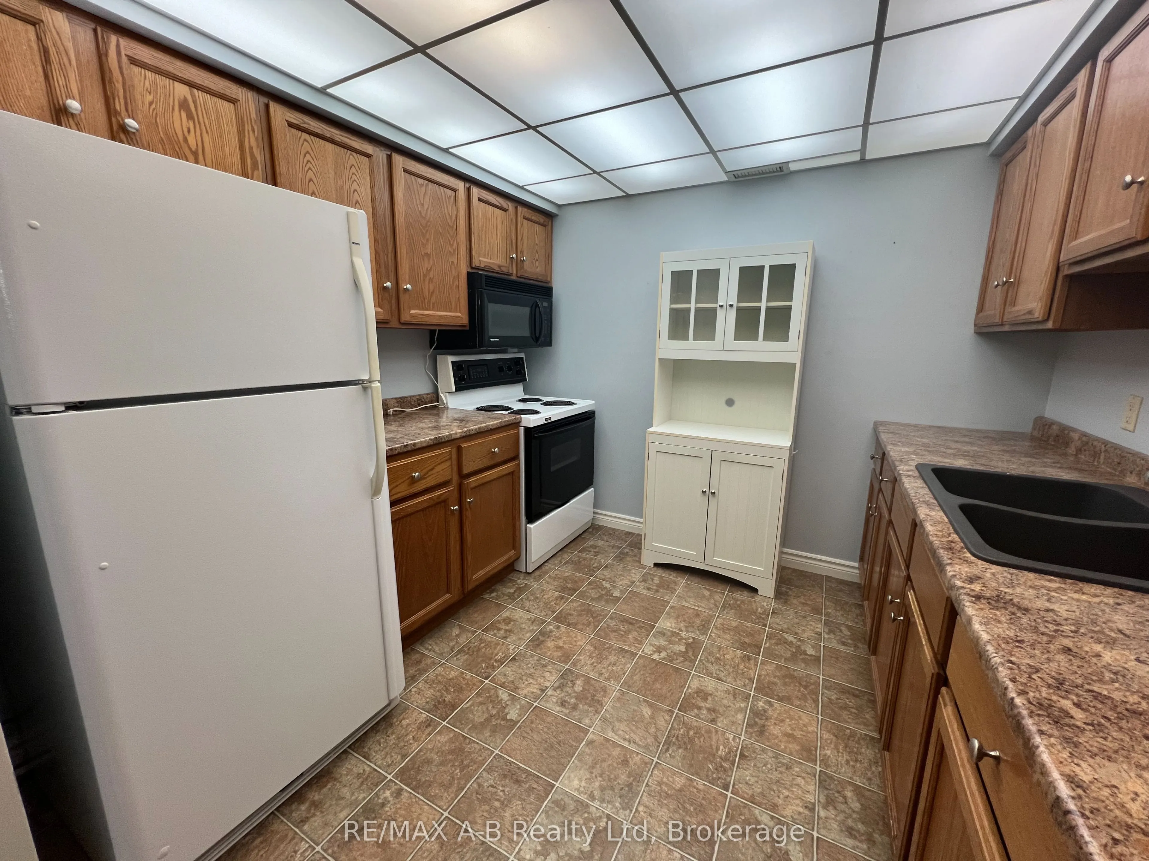 199 Hope Street East Street E, #305