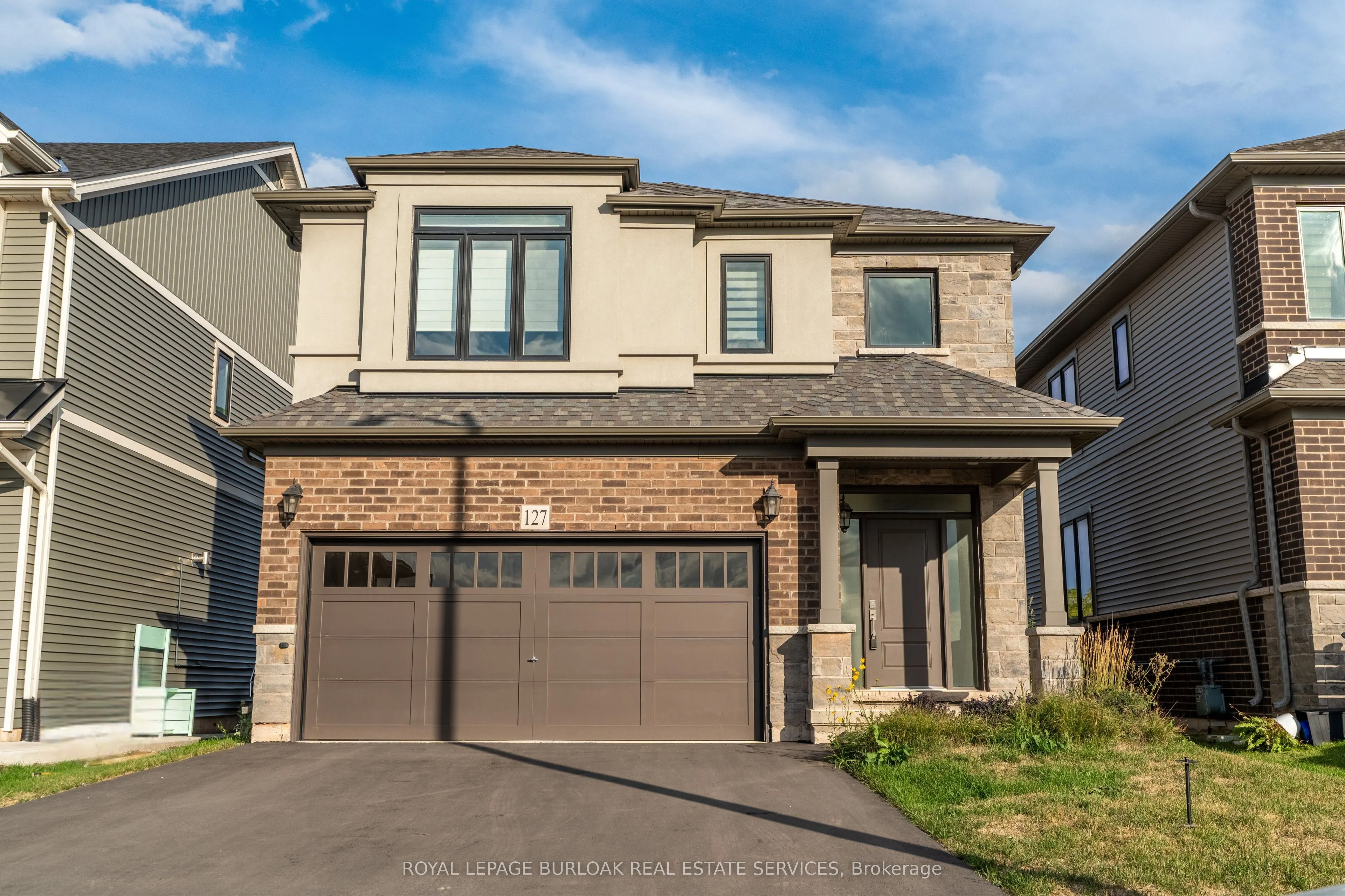 127 Starfire Crescent