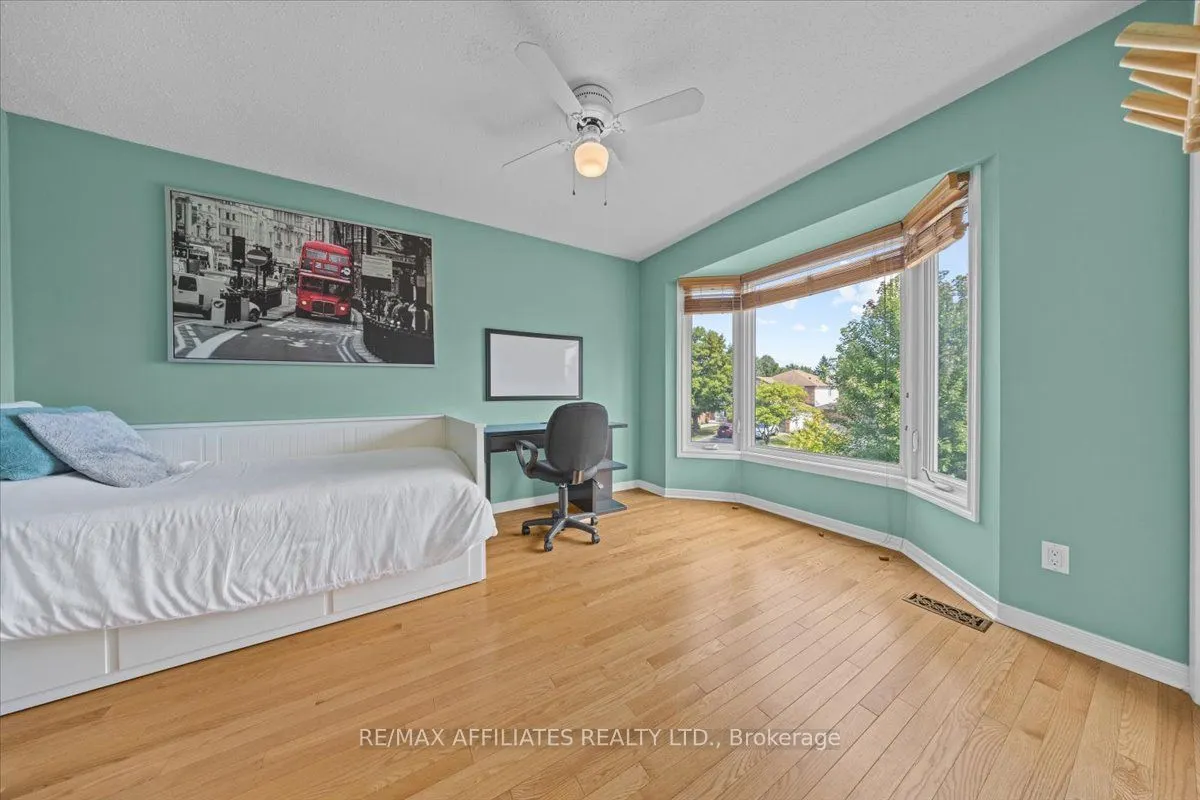 605 Falwyn Crescent