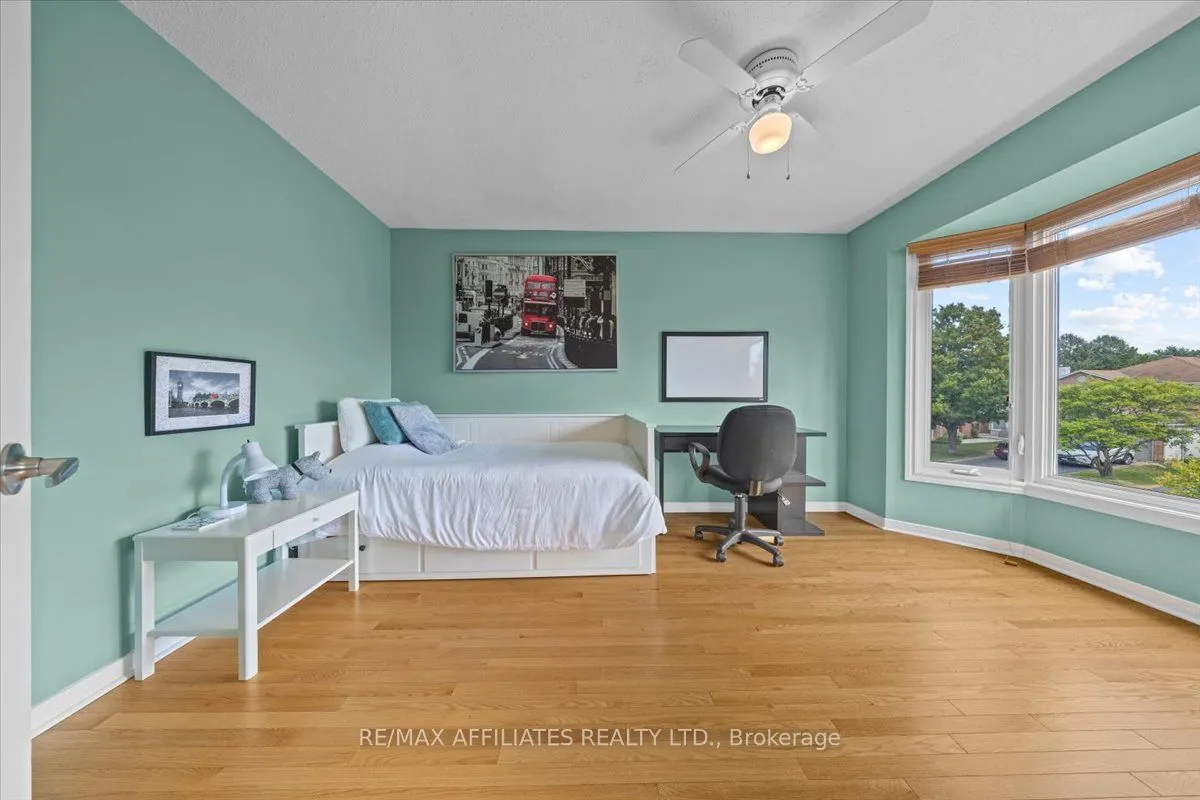 605 Falwyn Crescent