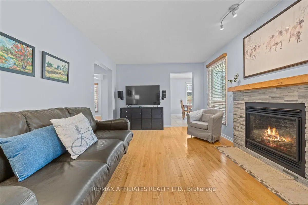 605 Falwyn Crescent