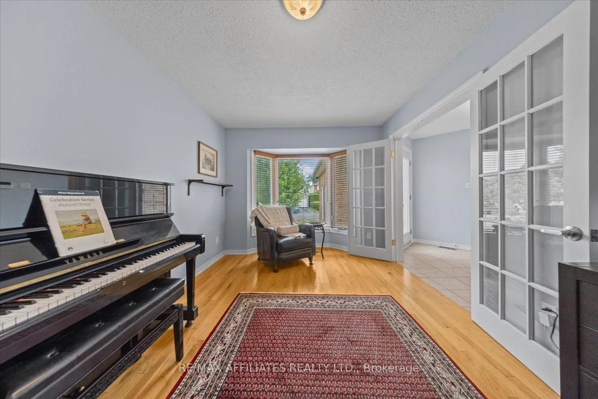 605 Falwyn Crescent