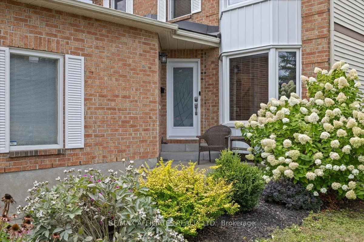 605 Falwyn Crescent