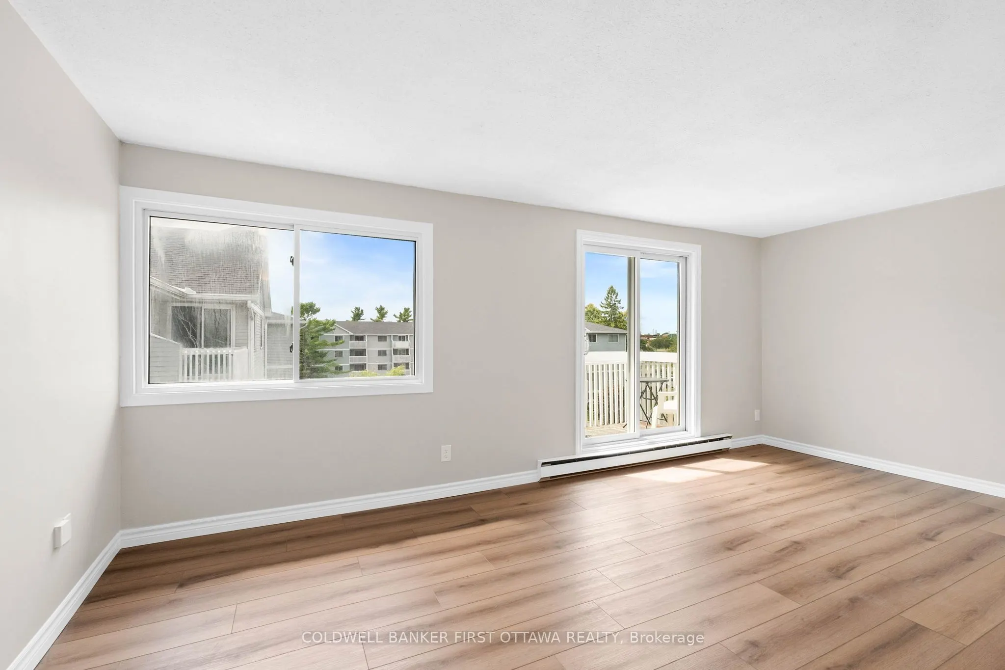 216 Viewmount Drive, #400