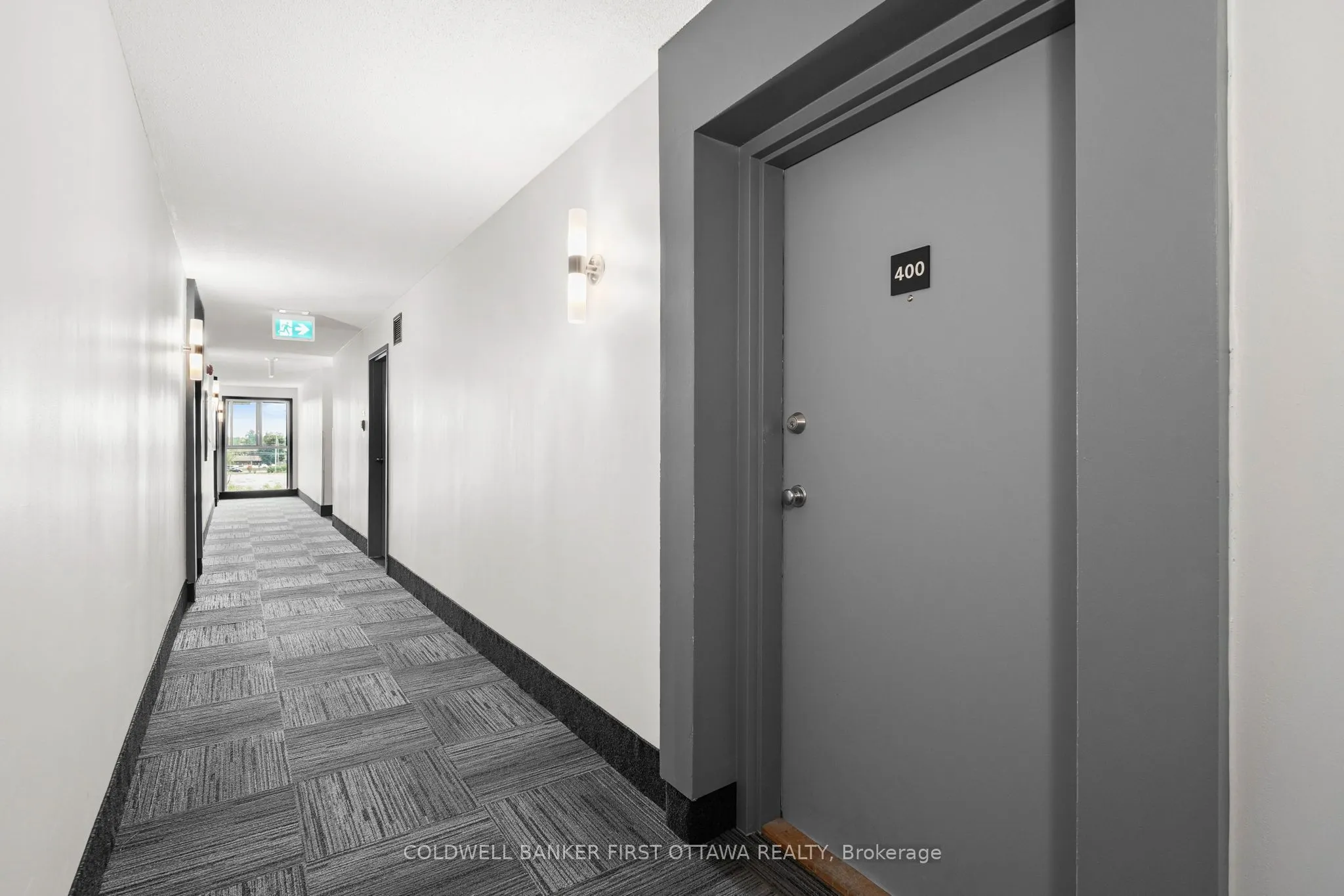 216 Viewmount Drive, #400