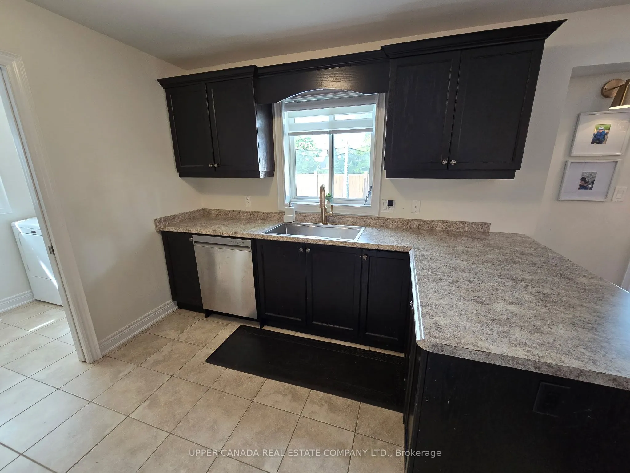 47 Elmwood Avenue N